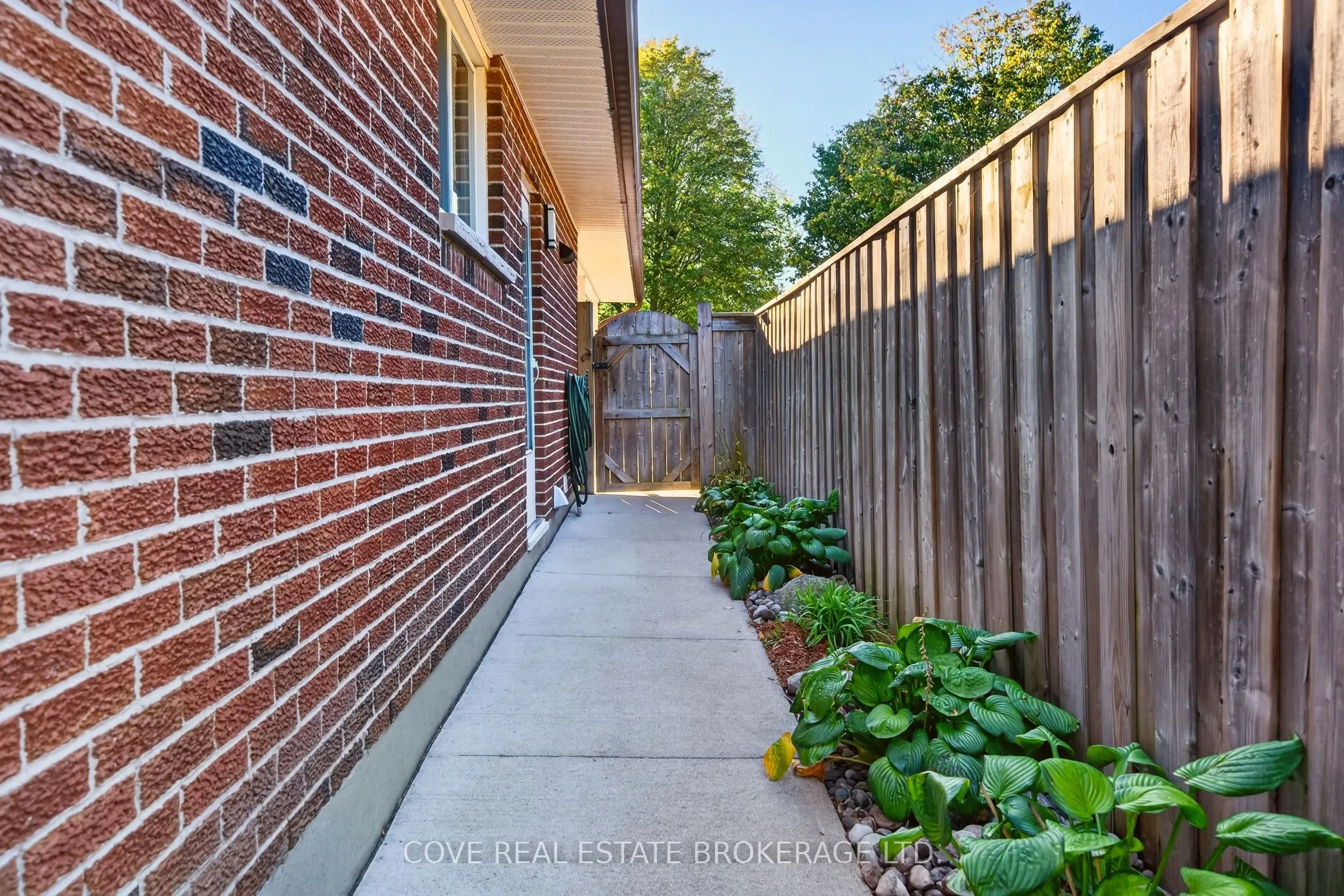 38 Ranchwood Crescent