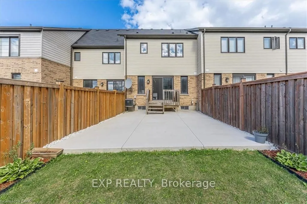 94 Crafter Crescent