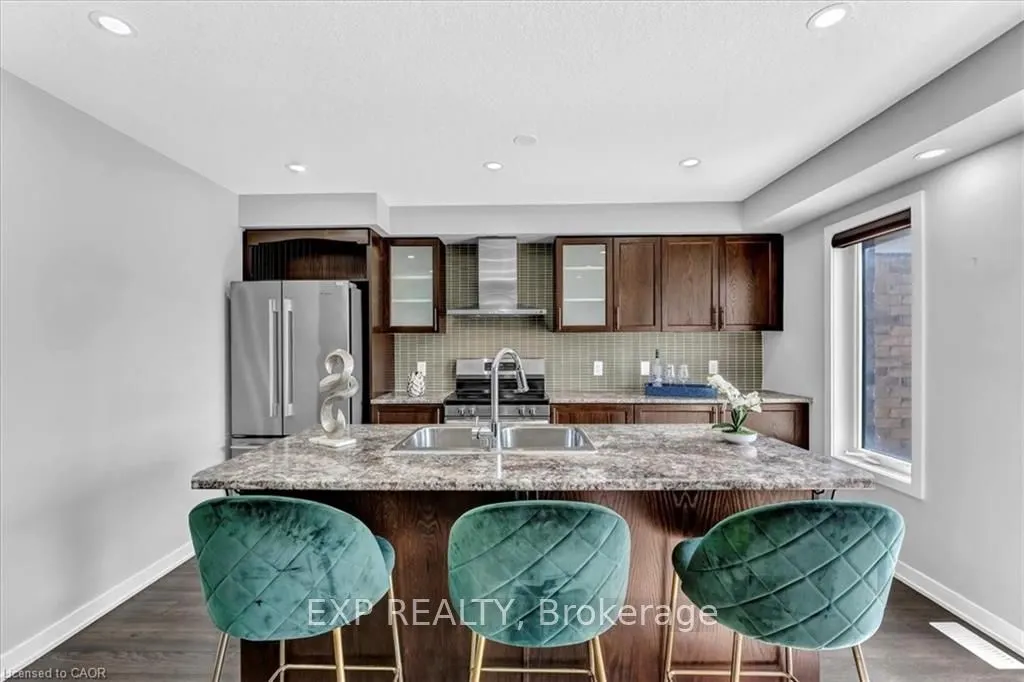 94 Crafter Crescent
