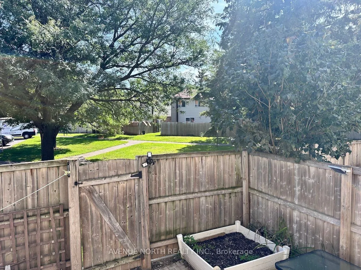 1469 Foxwell Street #1