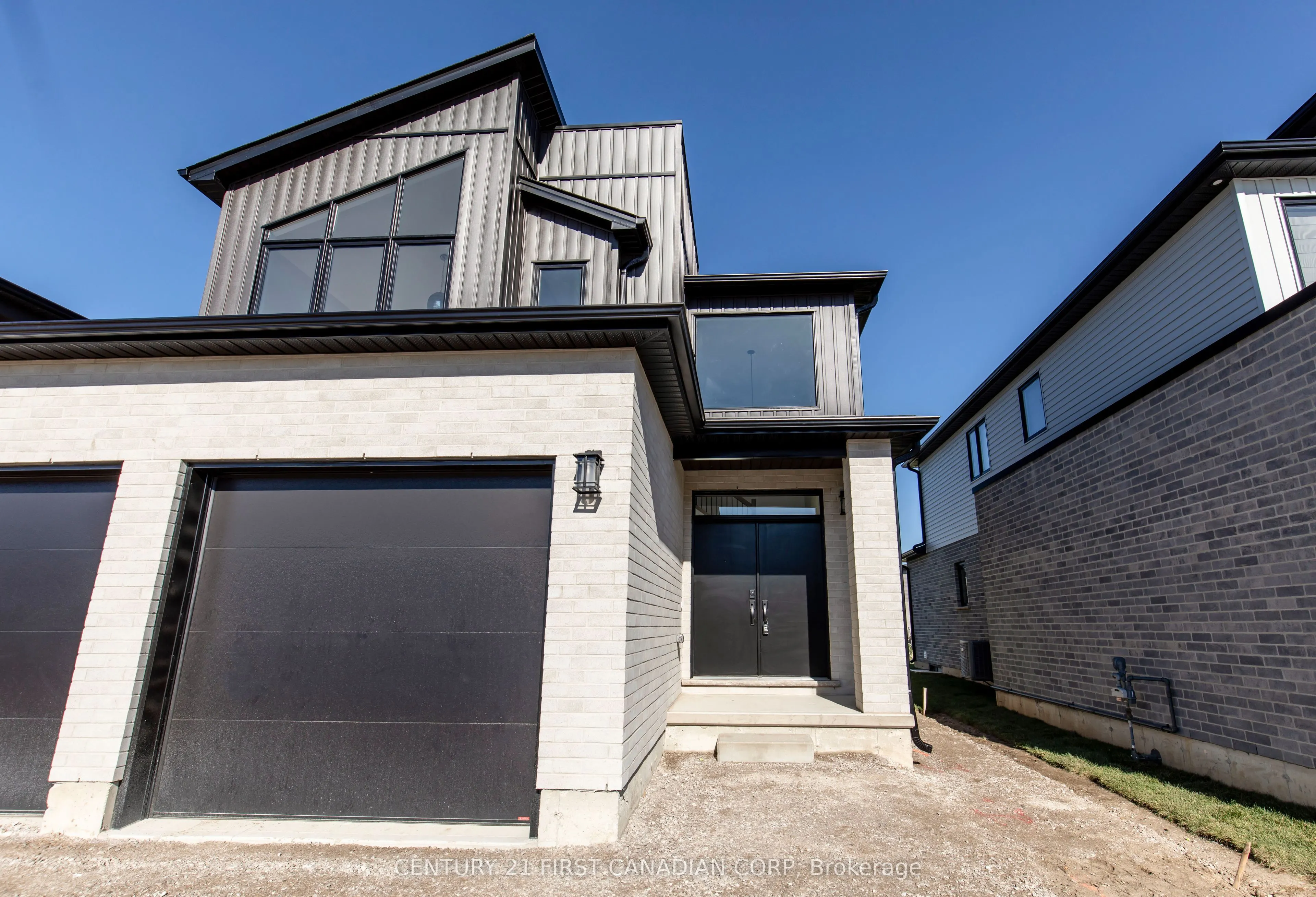 245 HESSELMAN Crescent