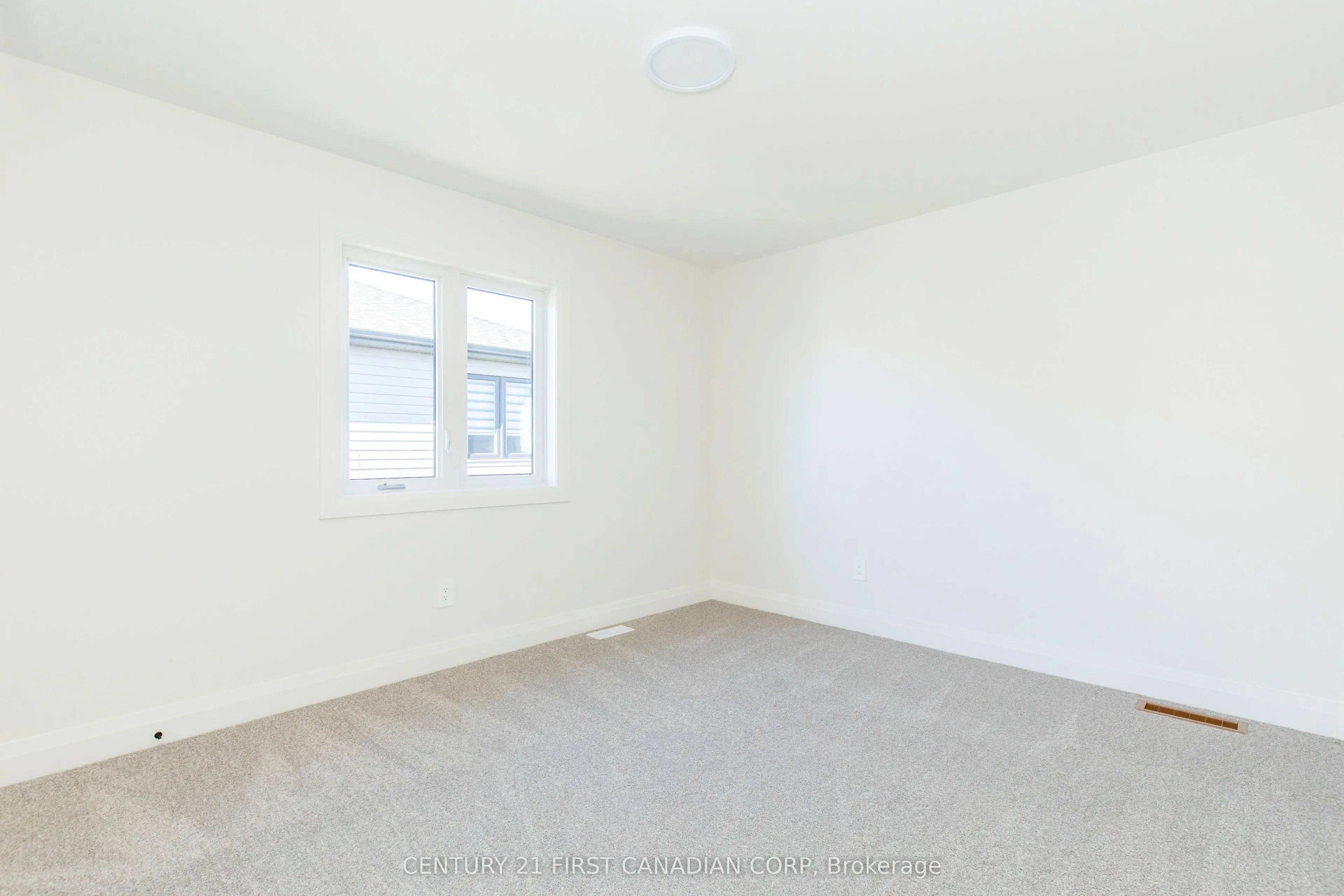 245 HESSELMAN Crescent