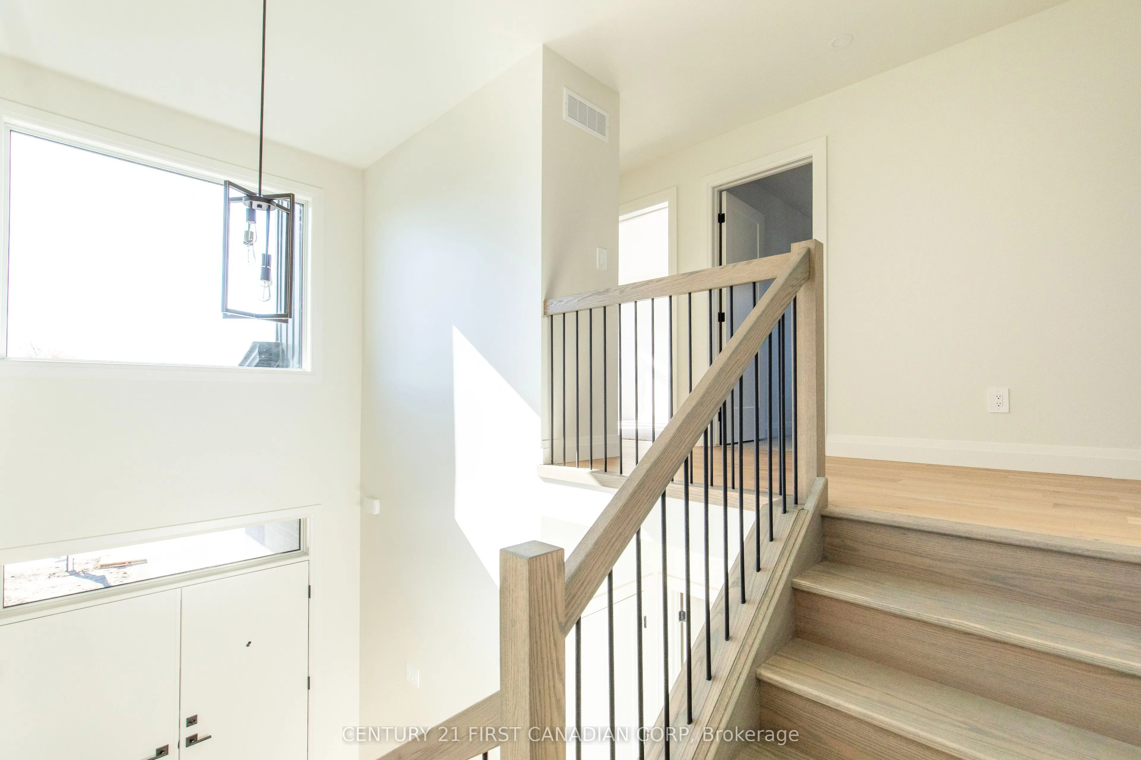 245 HESSELMAN Crescent