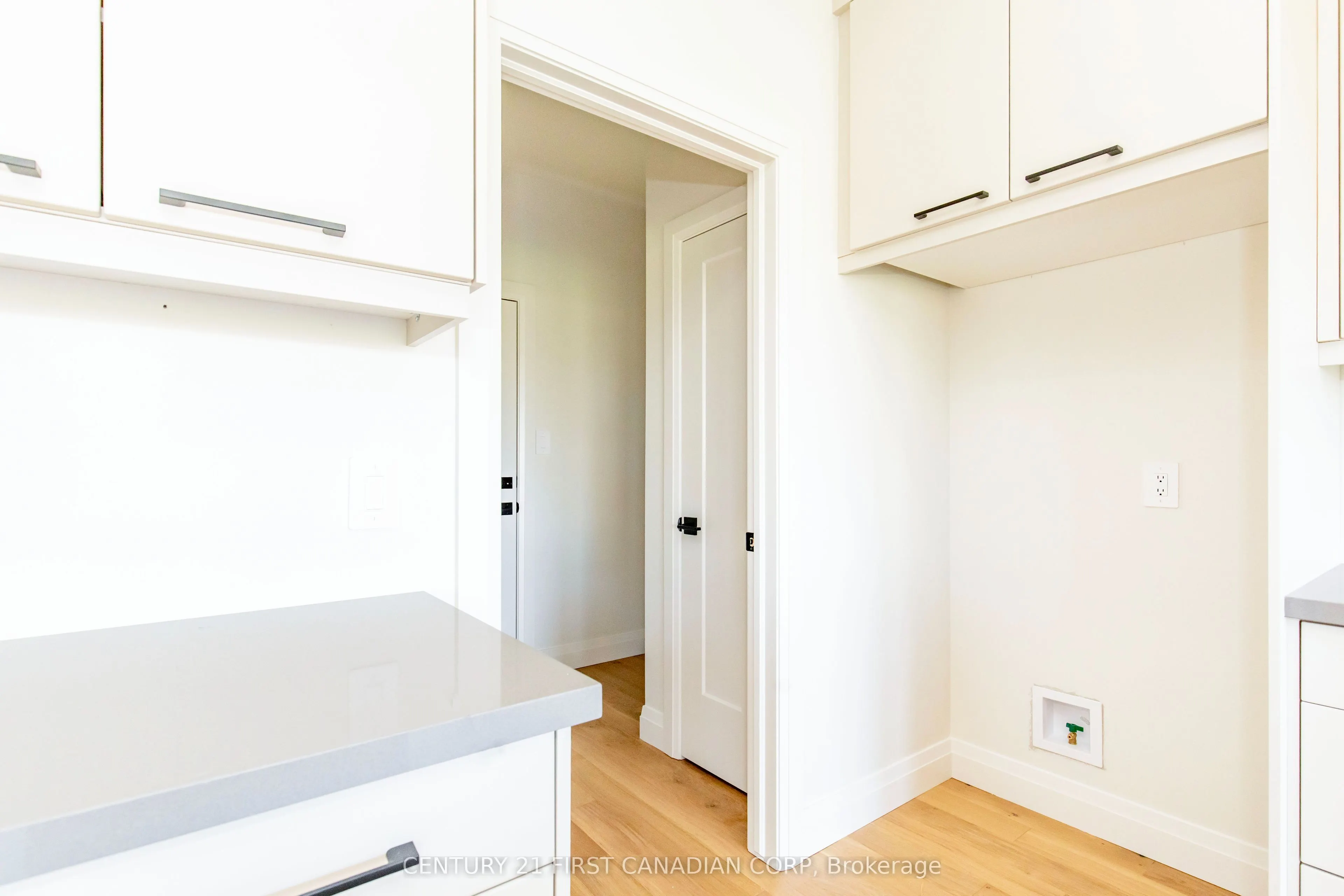 245 HESSELMAN Crescent