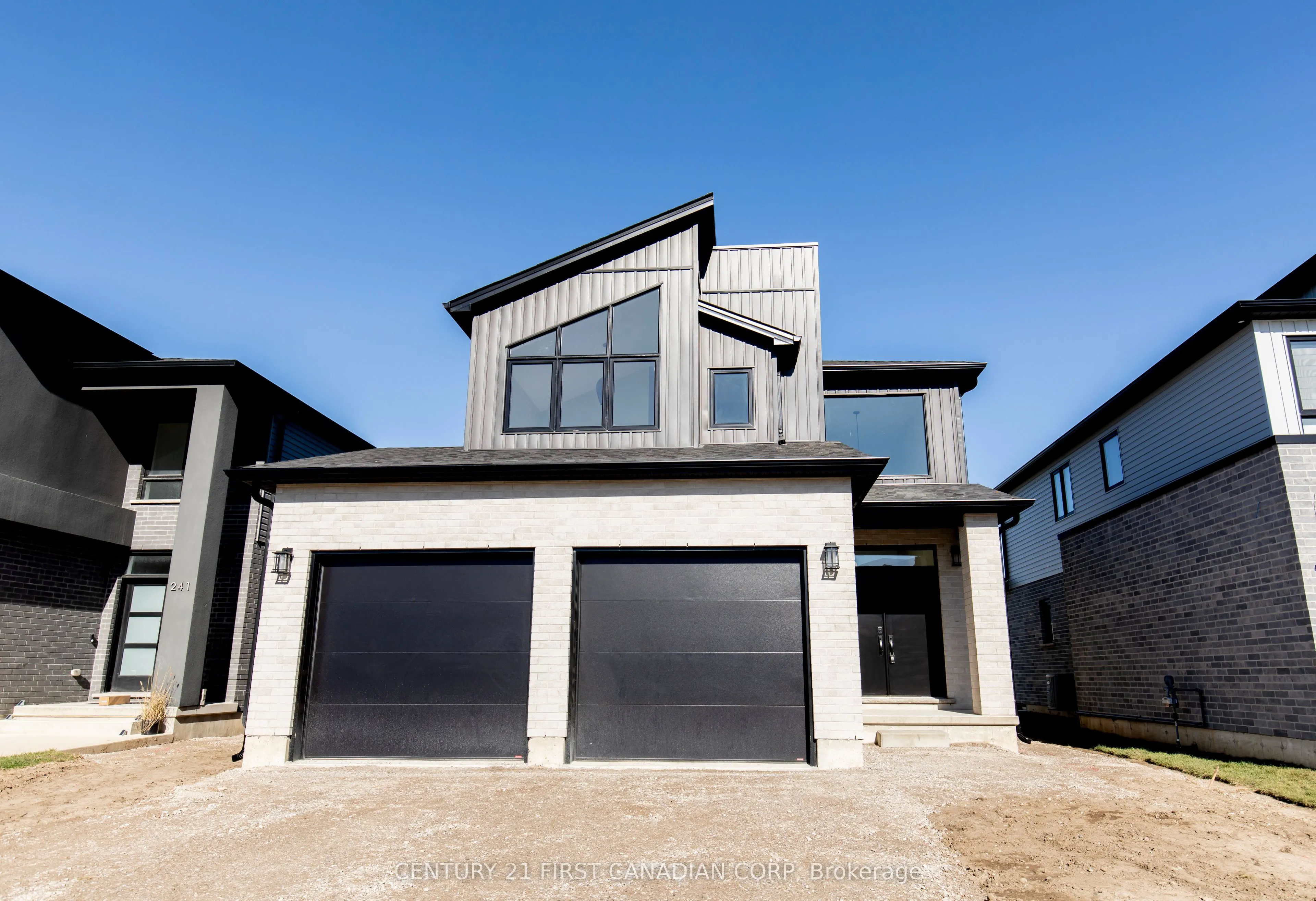 245 HESSELMAN Crescent