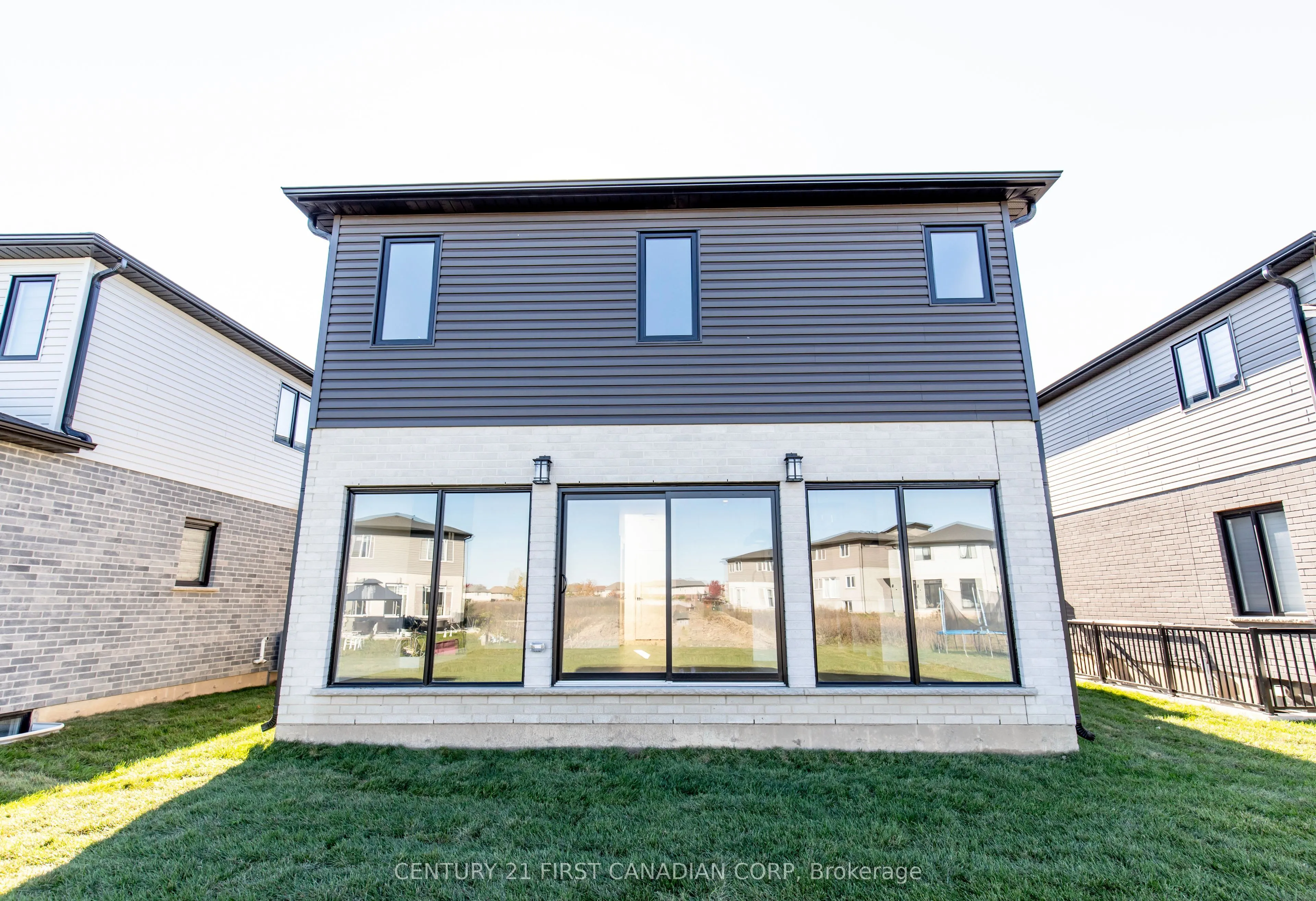 245 HESSELMAN Crescent