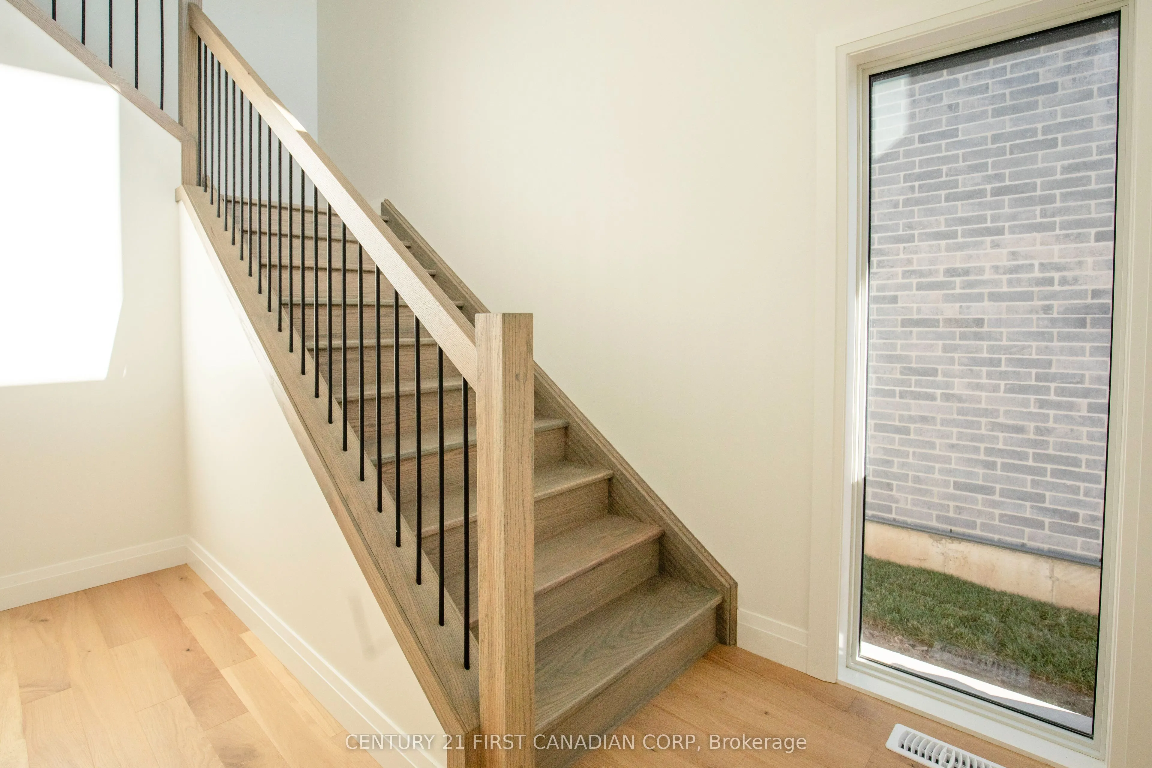 245 HESSELMAN Crescent