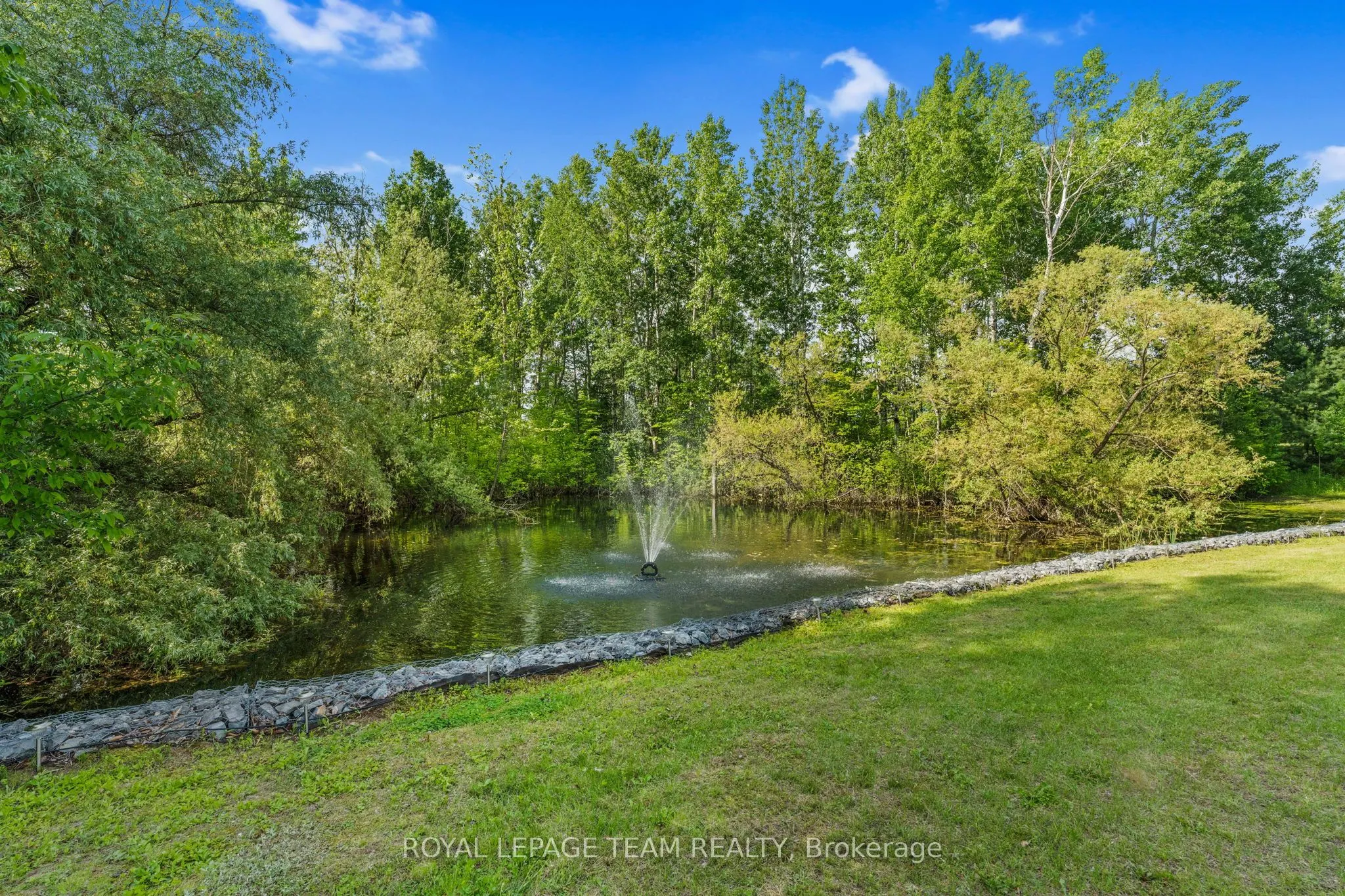 1526 Carsonby Road E