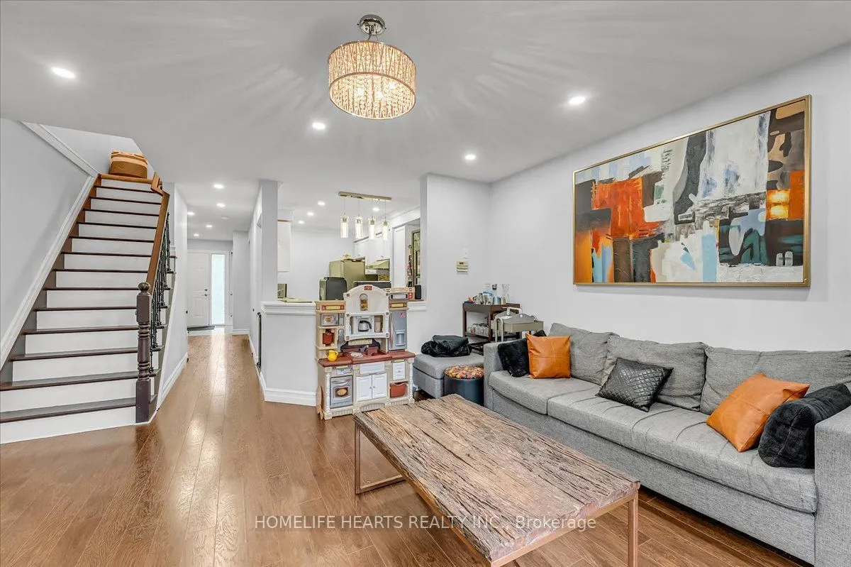21 Bronte Court