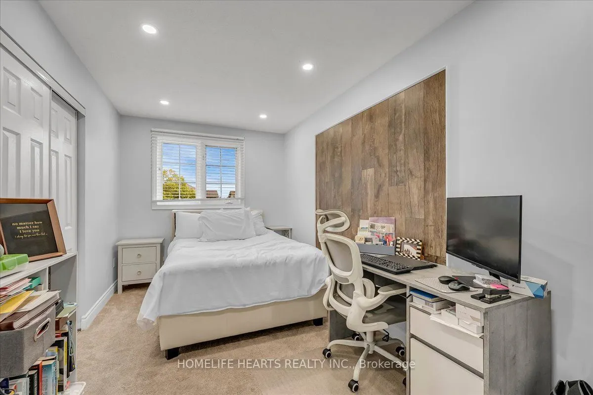 21 Bronte Court