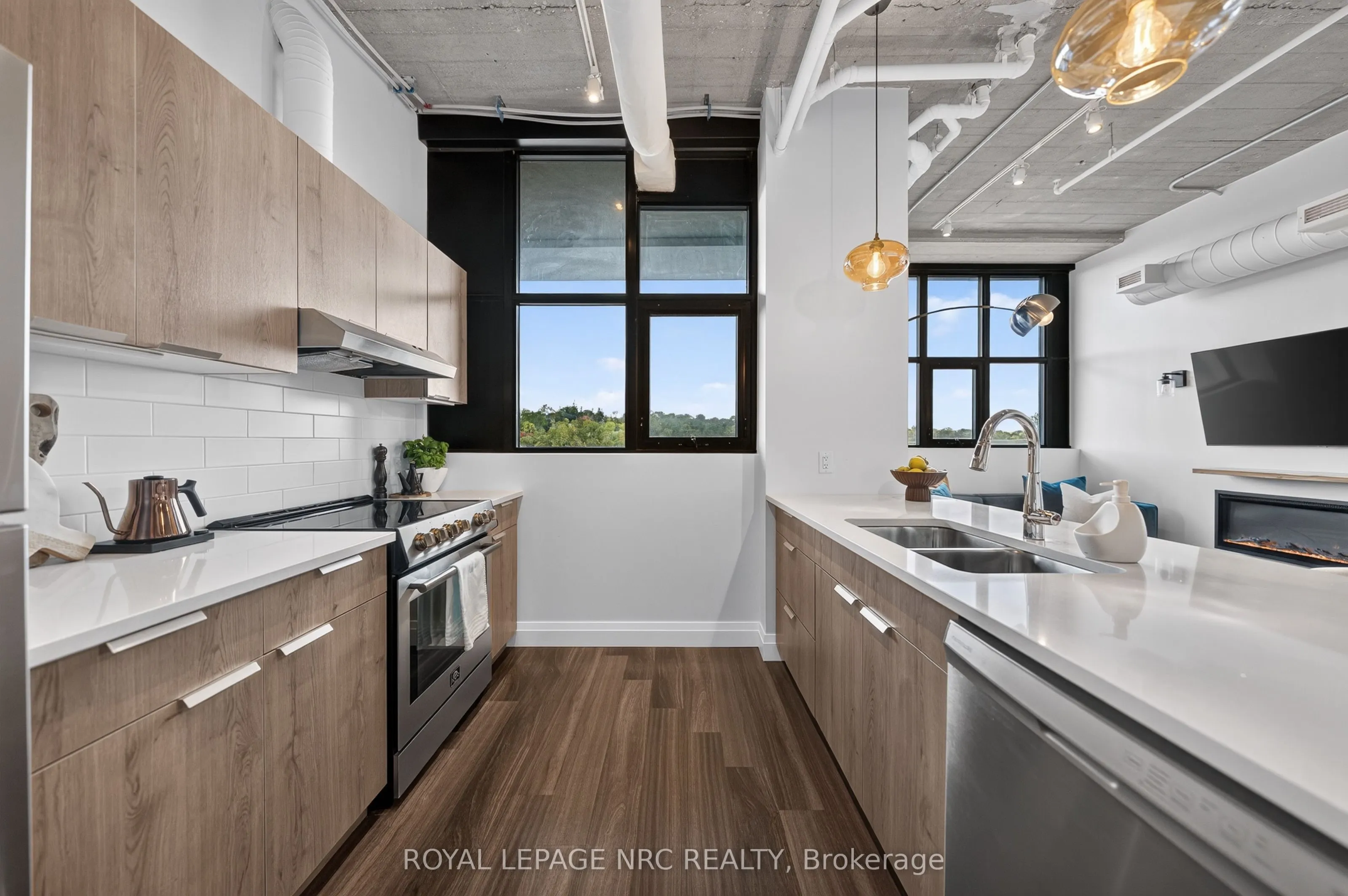 120 Huron Street #418