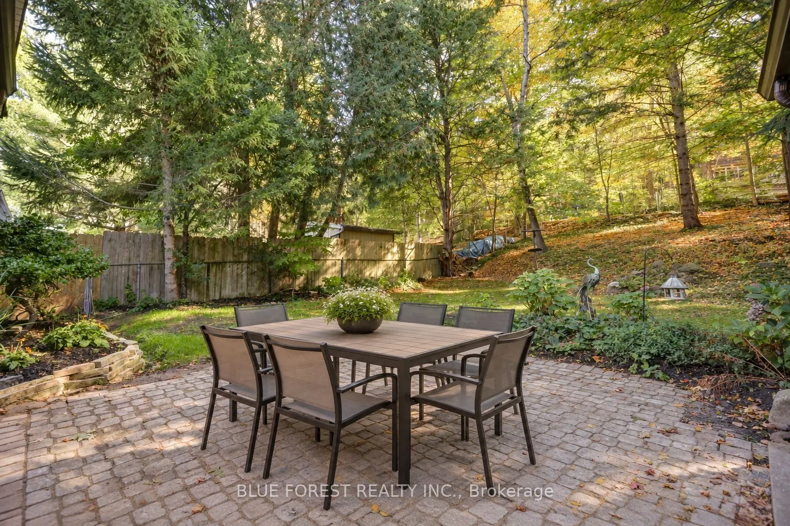 786 Springbank Drive