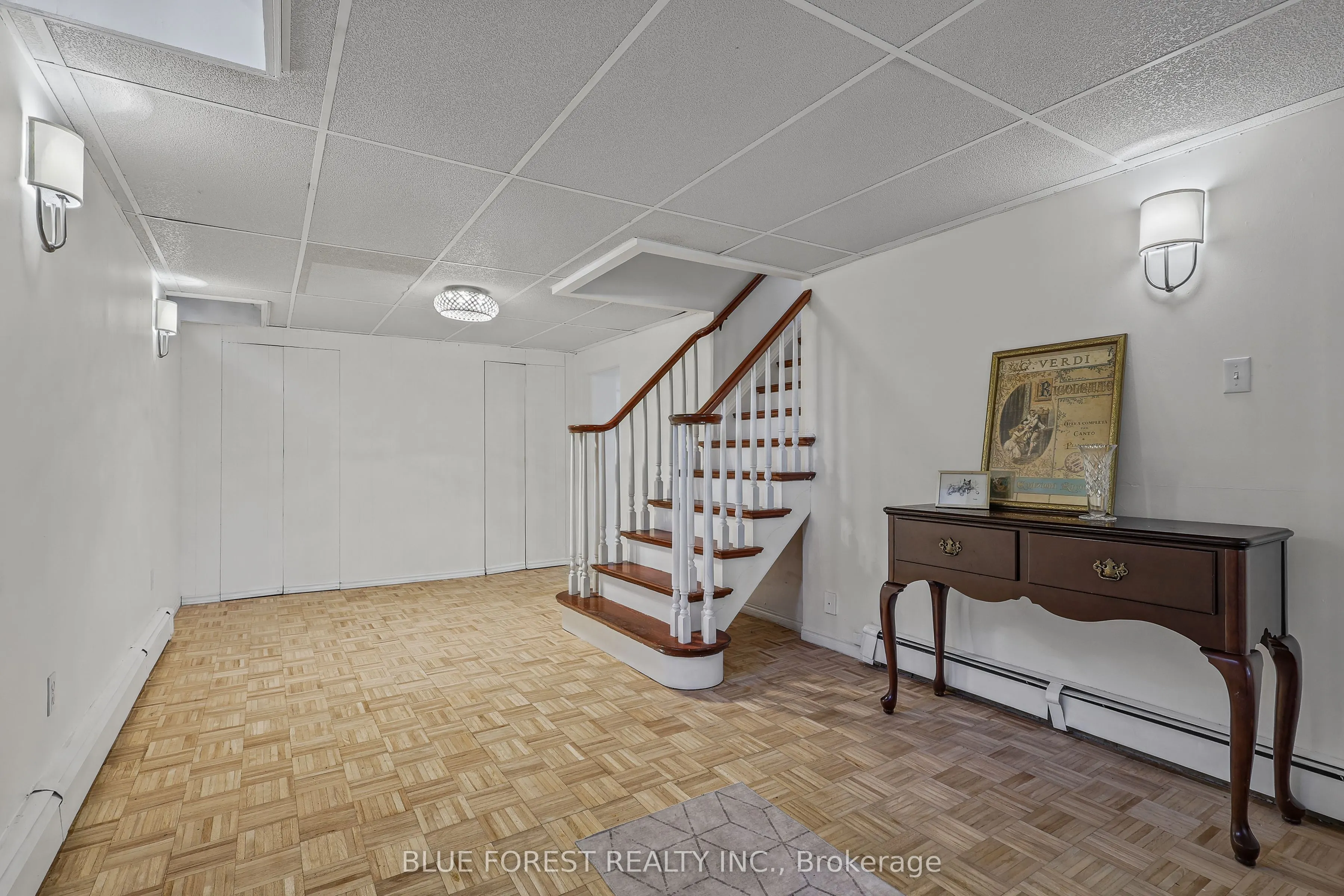 786 Springbank Drive