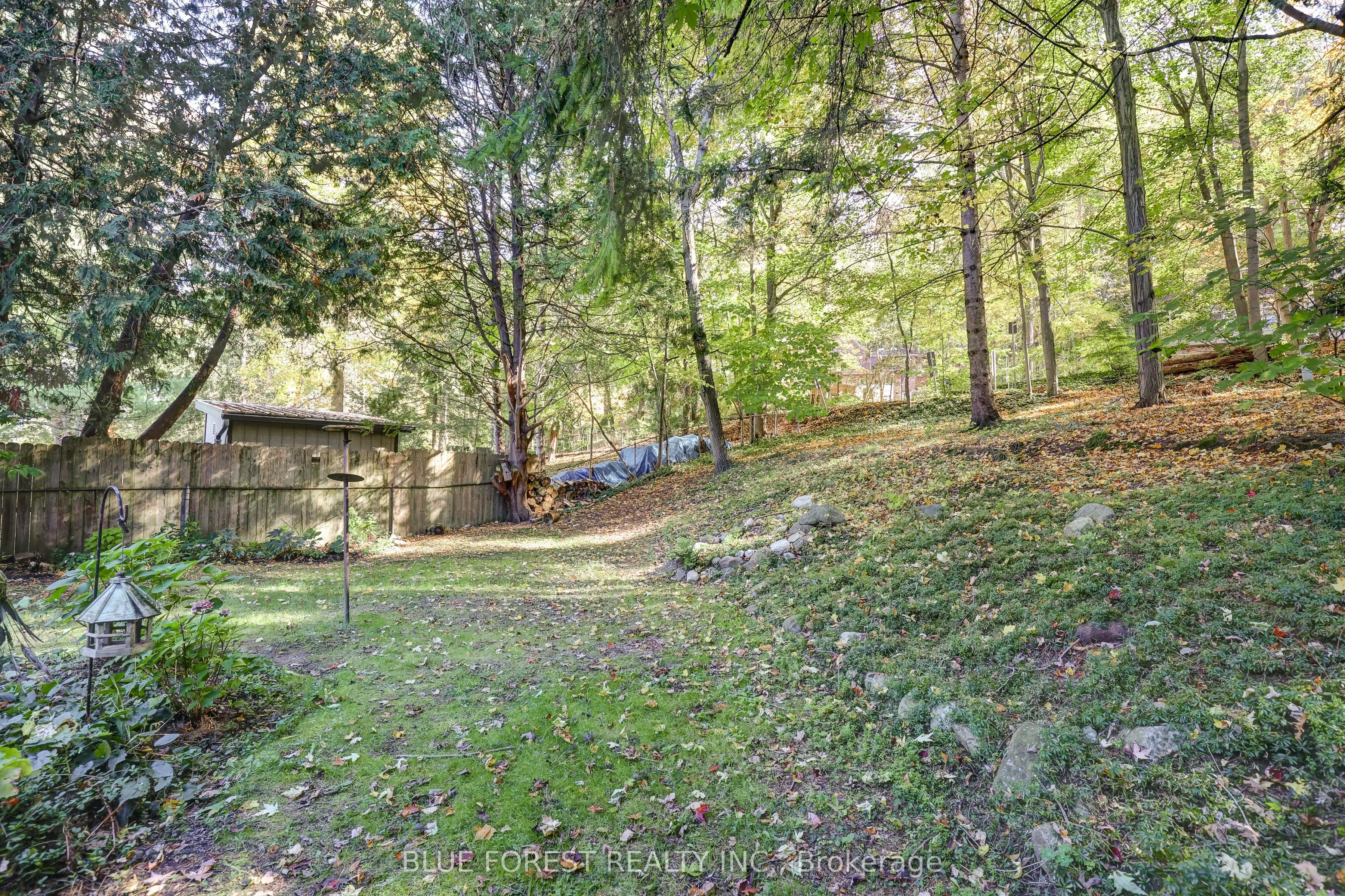 786 Springbank Drive