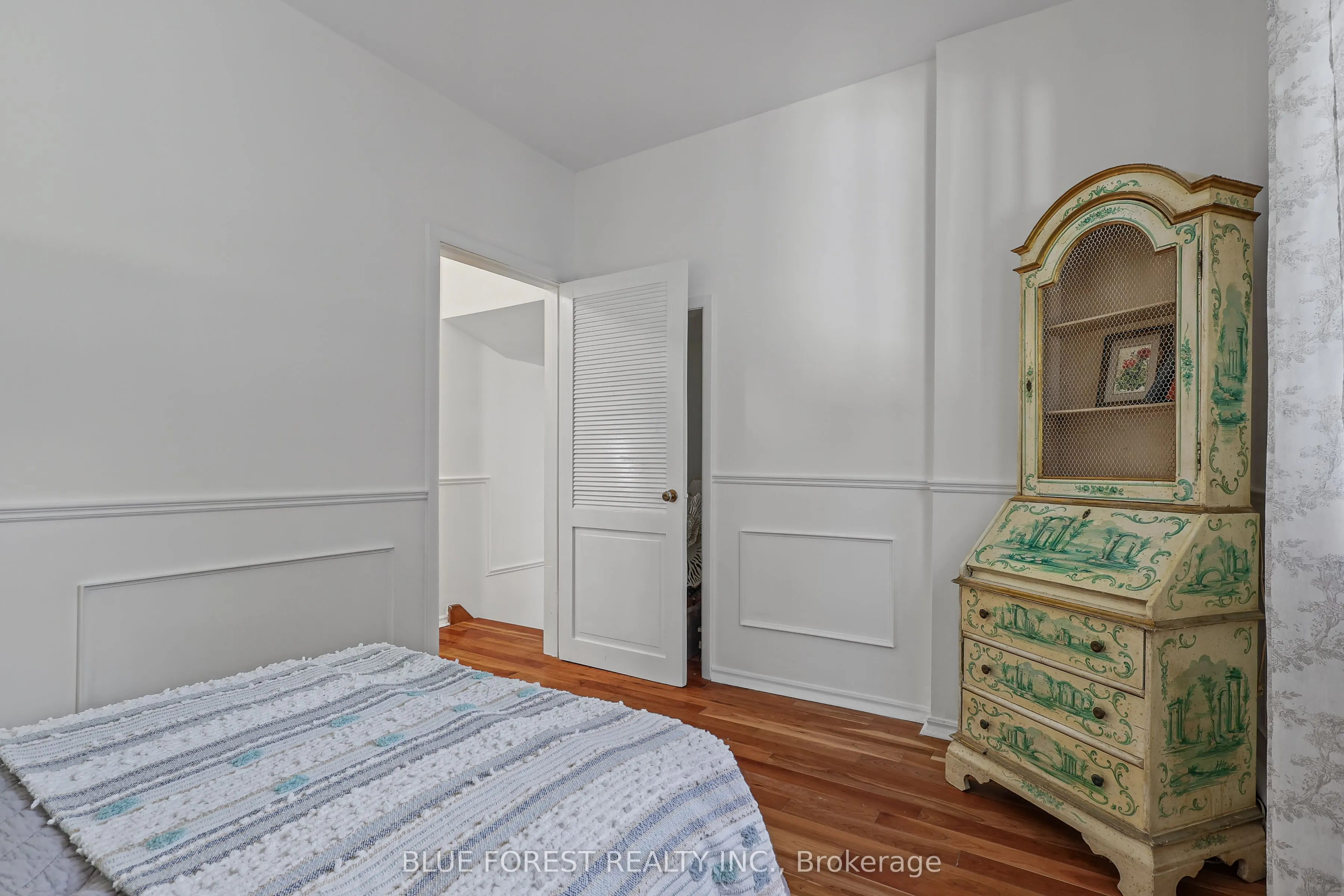 786 Springbank Drive