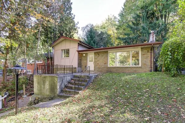 786 Springbank Drive