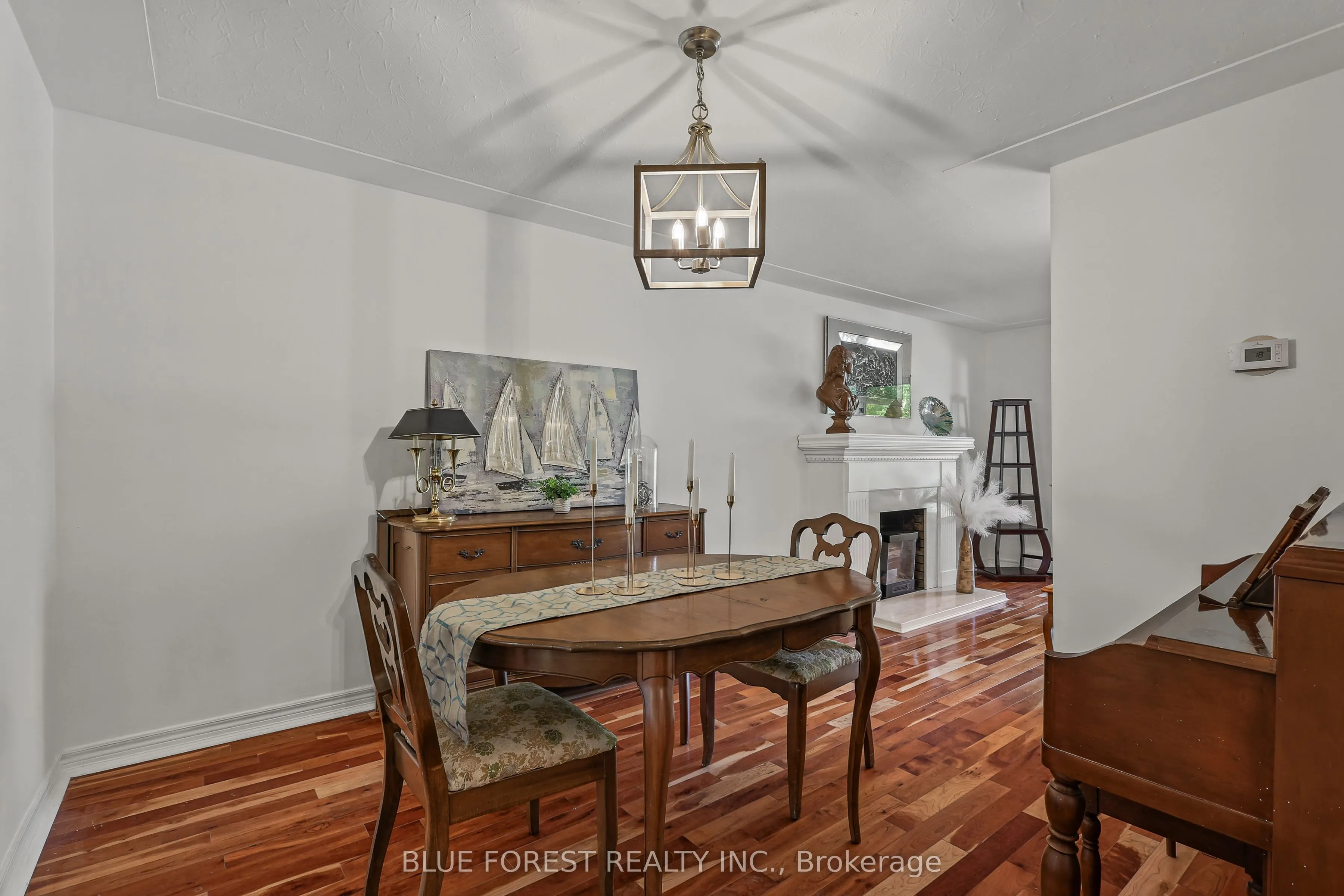 786 Springbank Drive