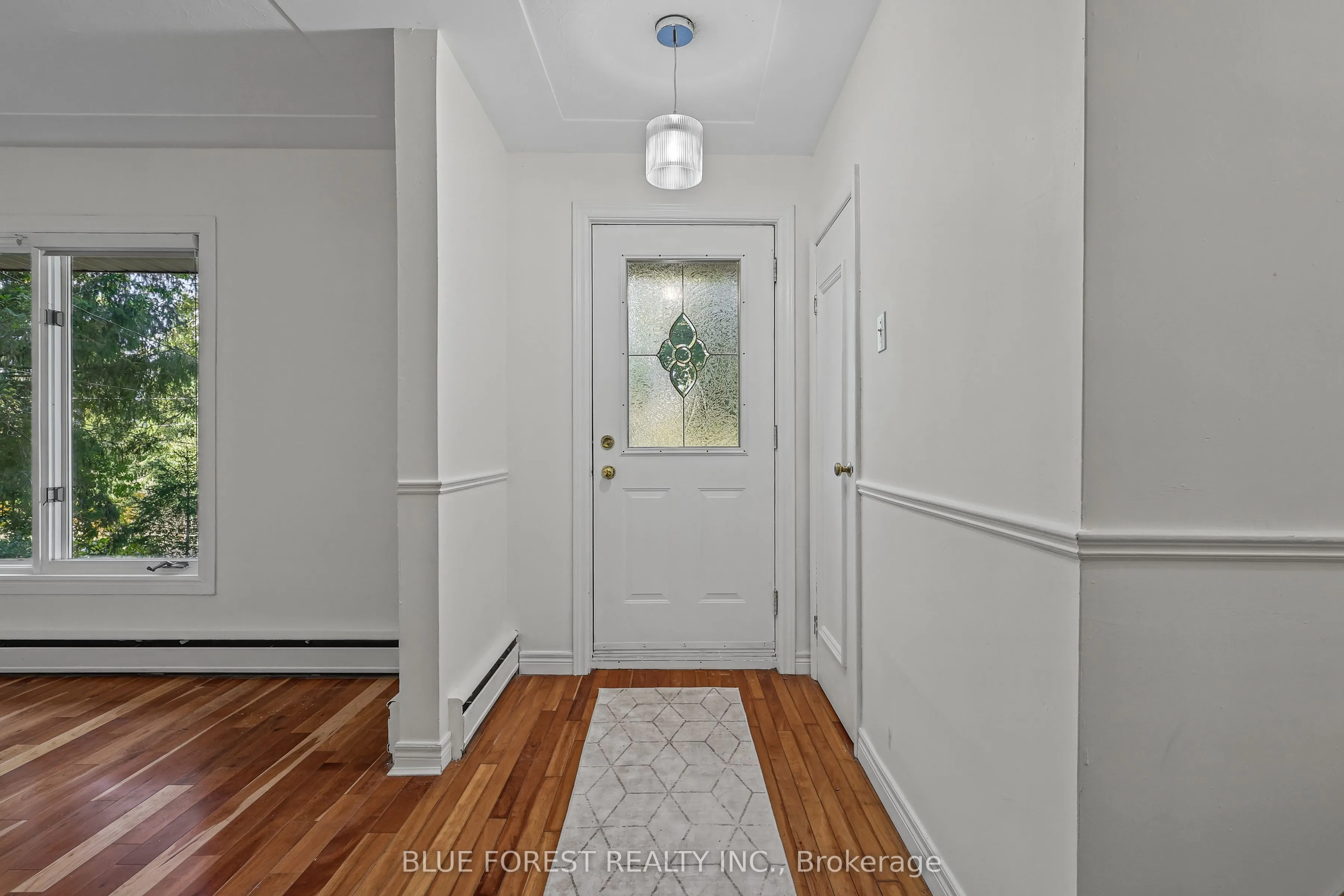 786 Springbank Drive