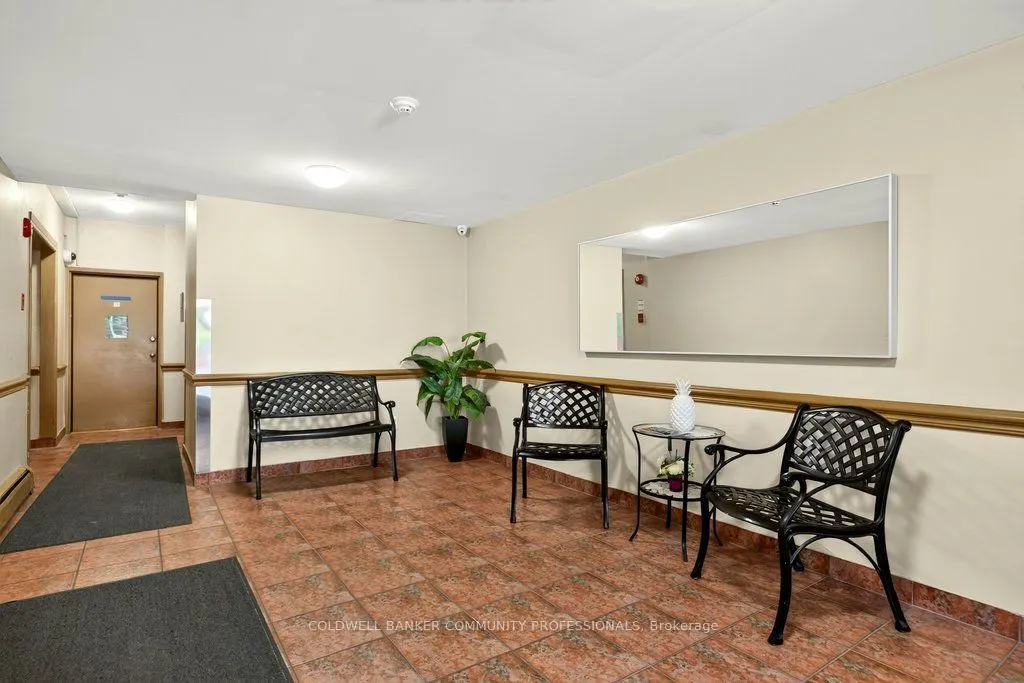 141 Catharine Street S #1003