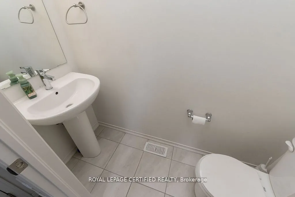 25 Elliot Street E #2