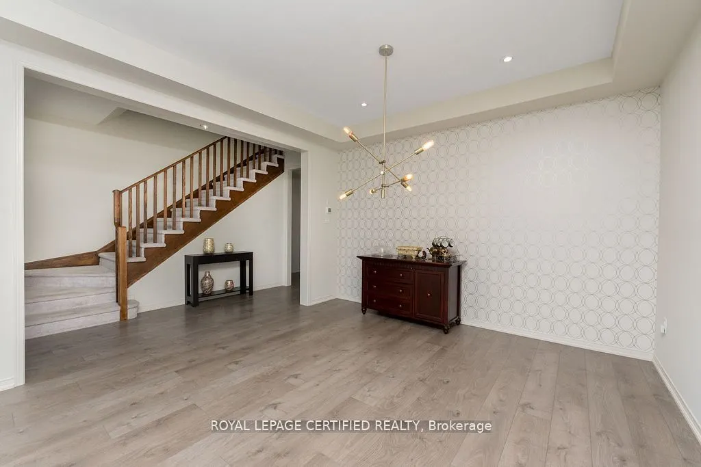 25 Elliot Street E #2