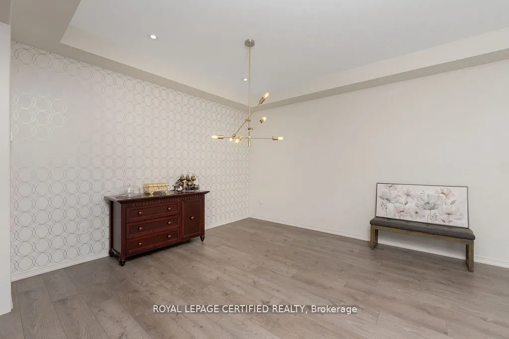 25 Elliot Street E #2