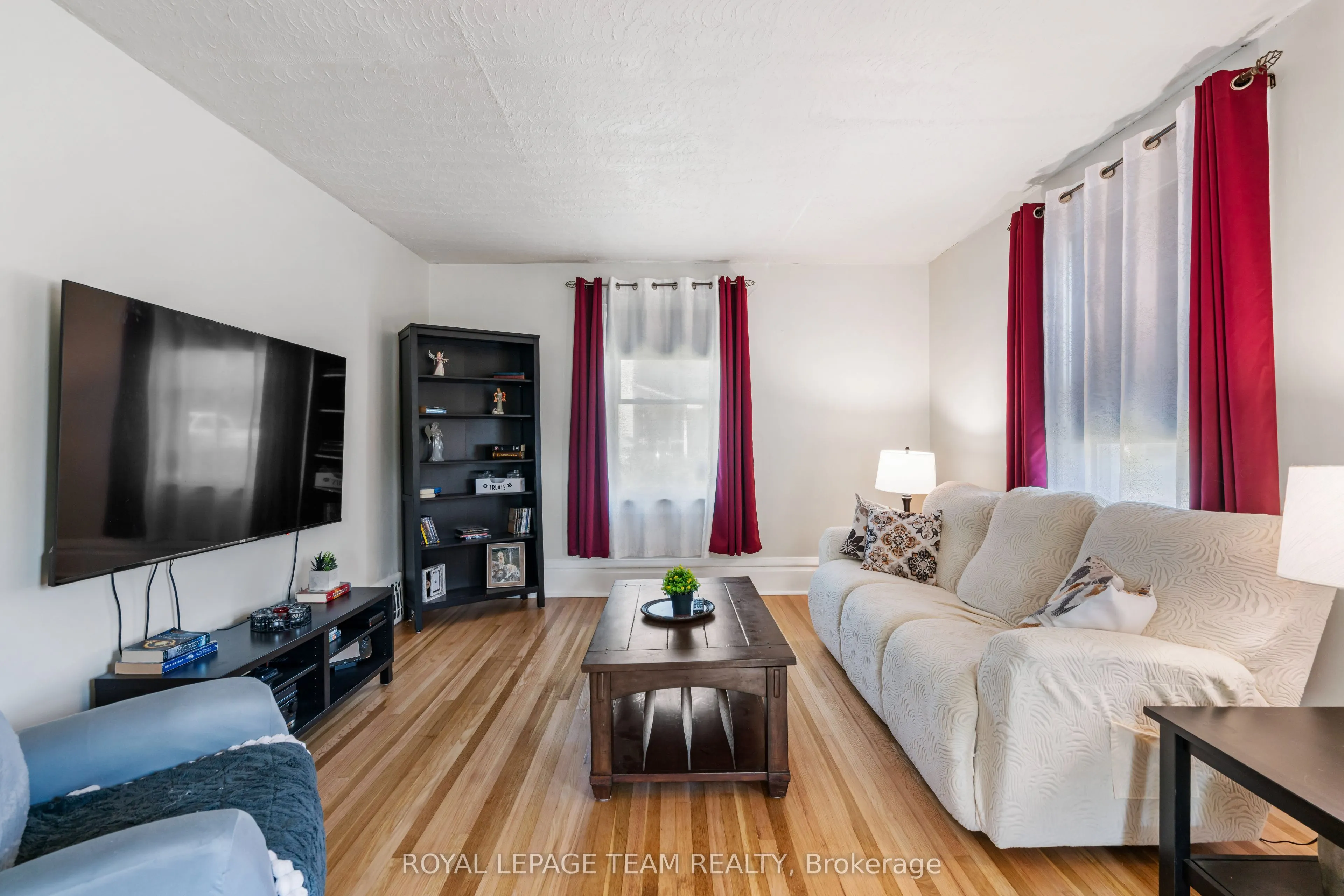 301 Oxford Street E