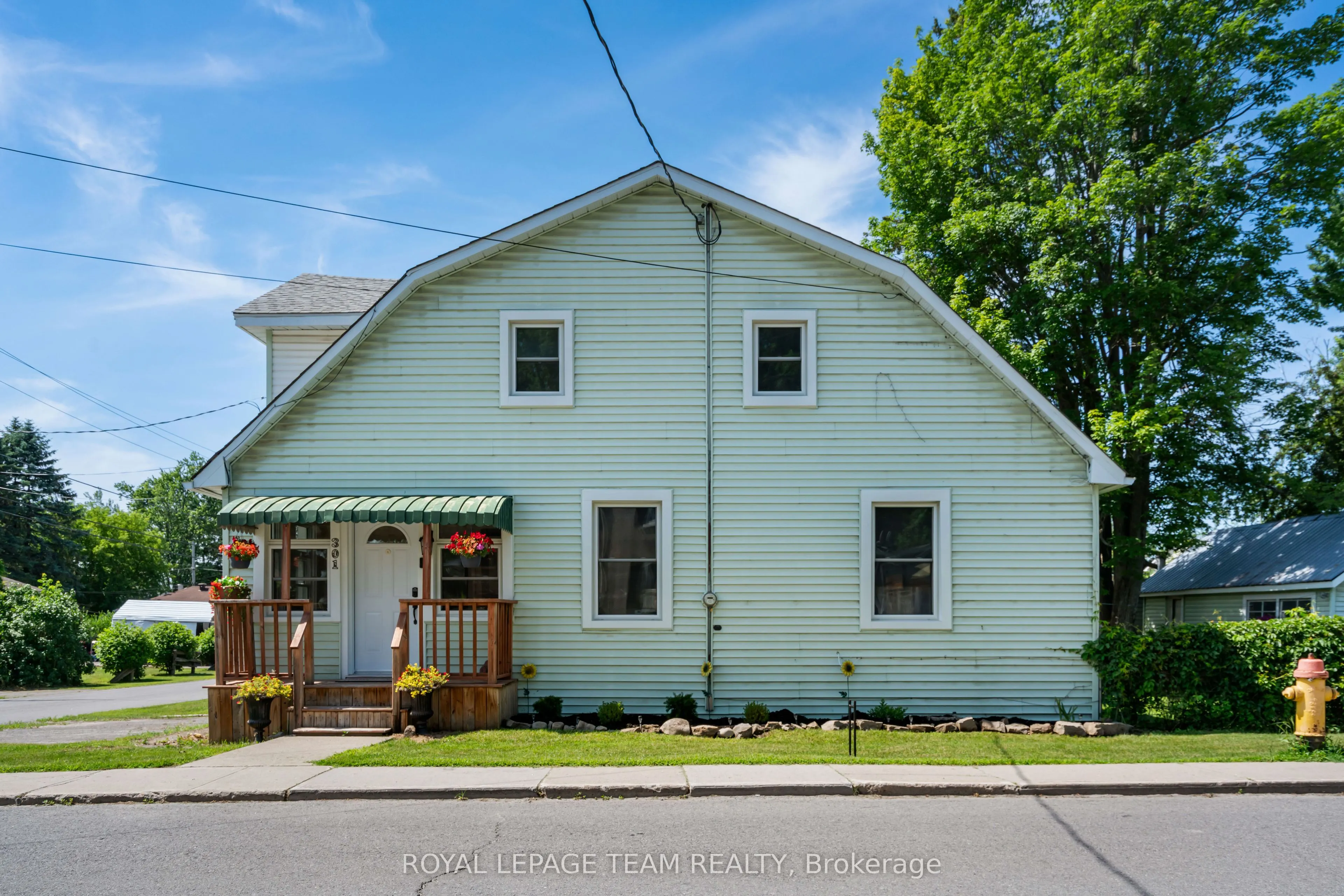 301 Oxford Street E
