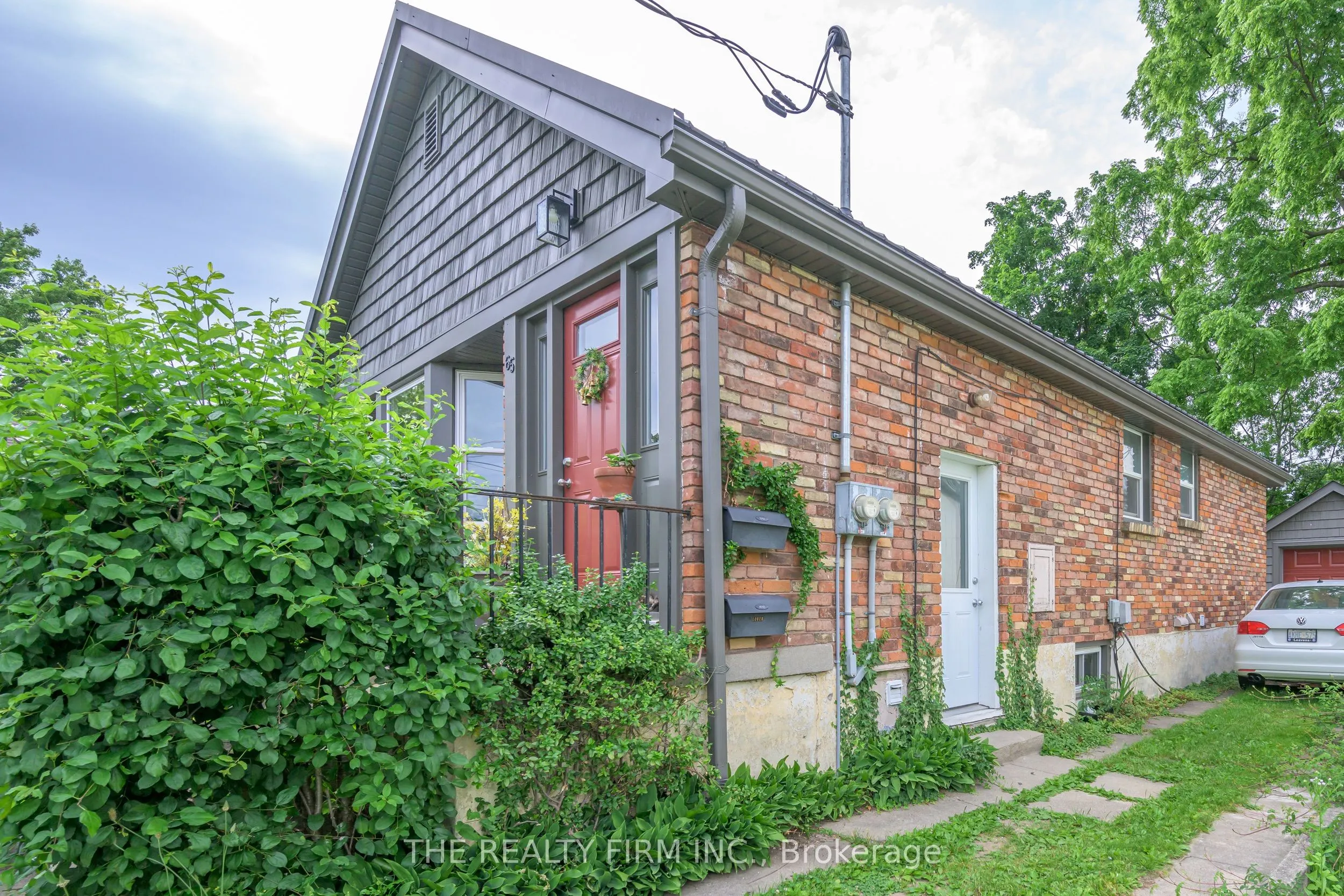 65 Byron Avenue E #Lower