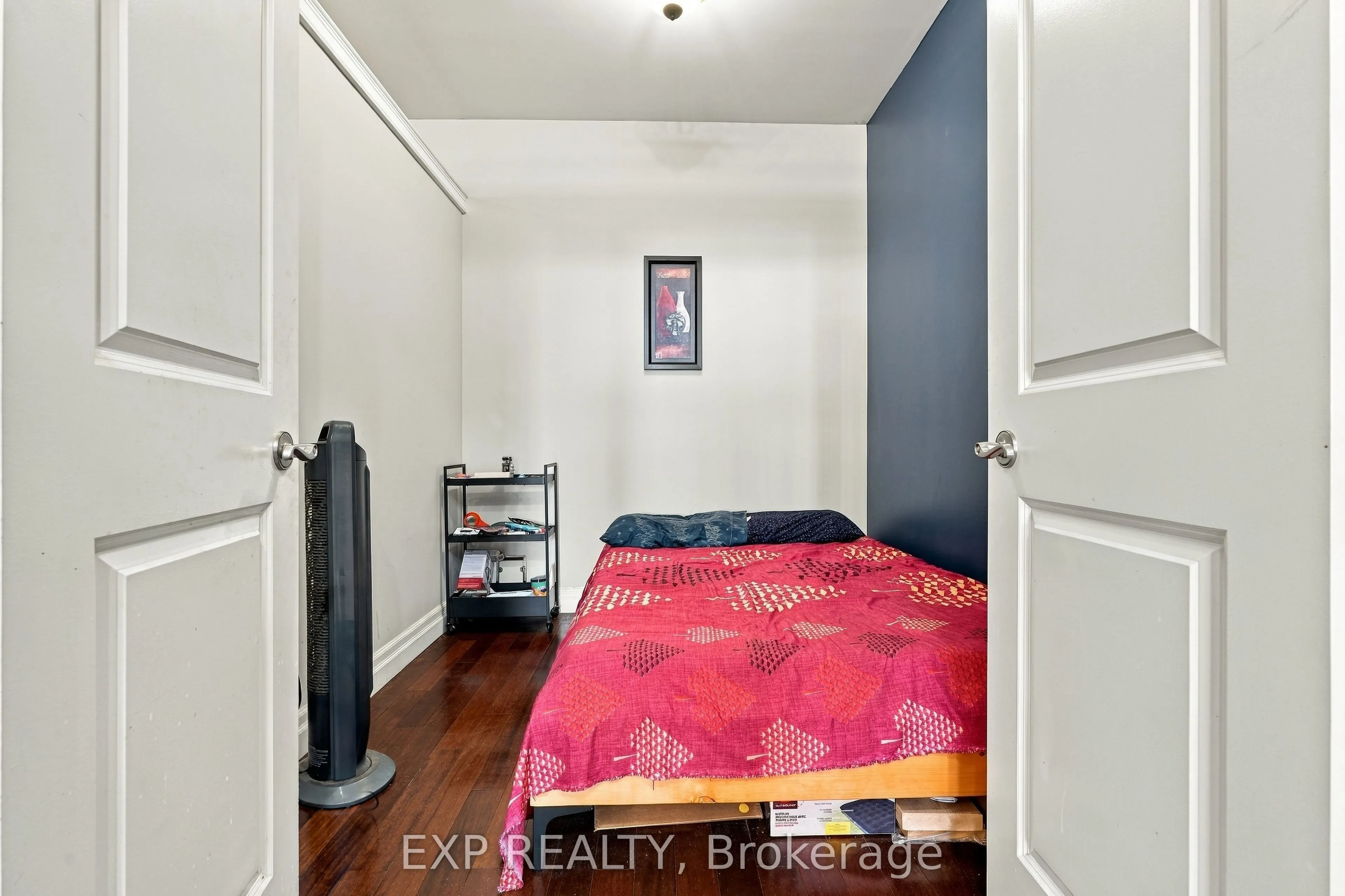 555 King Street E #106