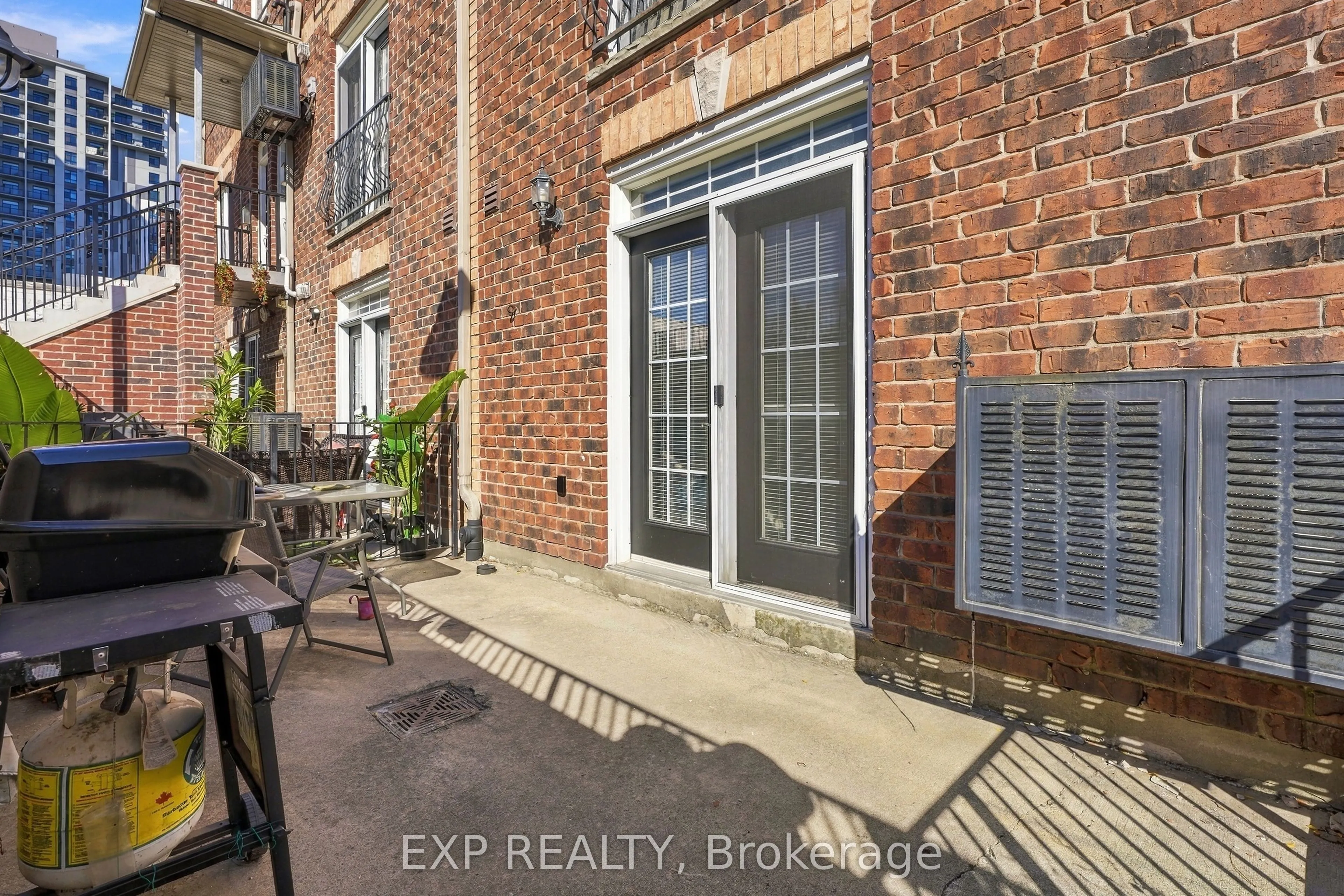 555 King Street E #106