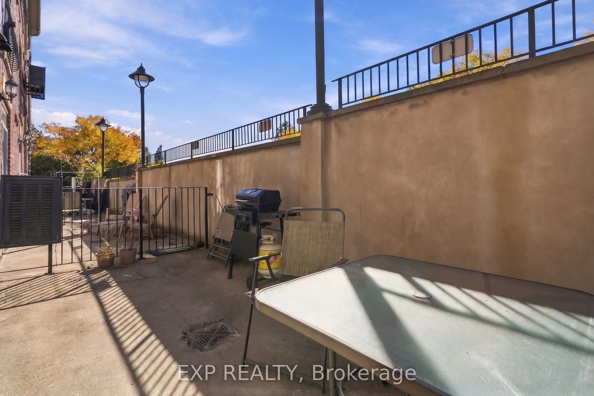 555 King Street E #106