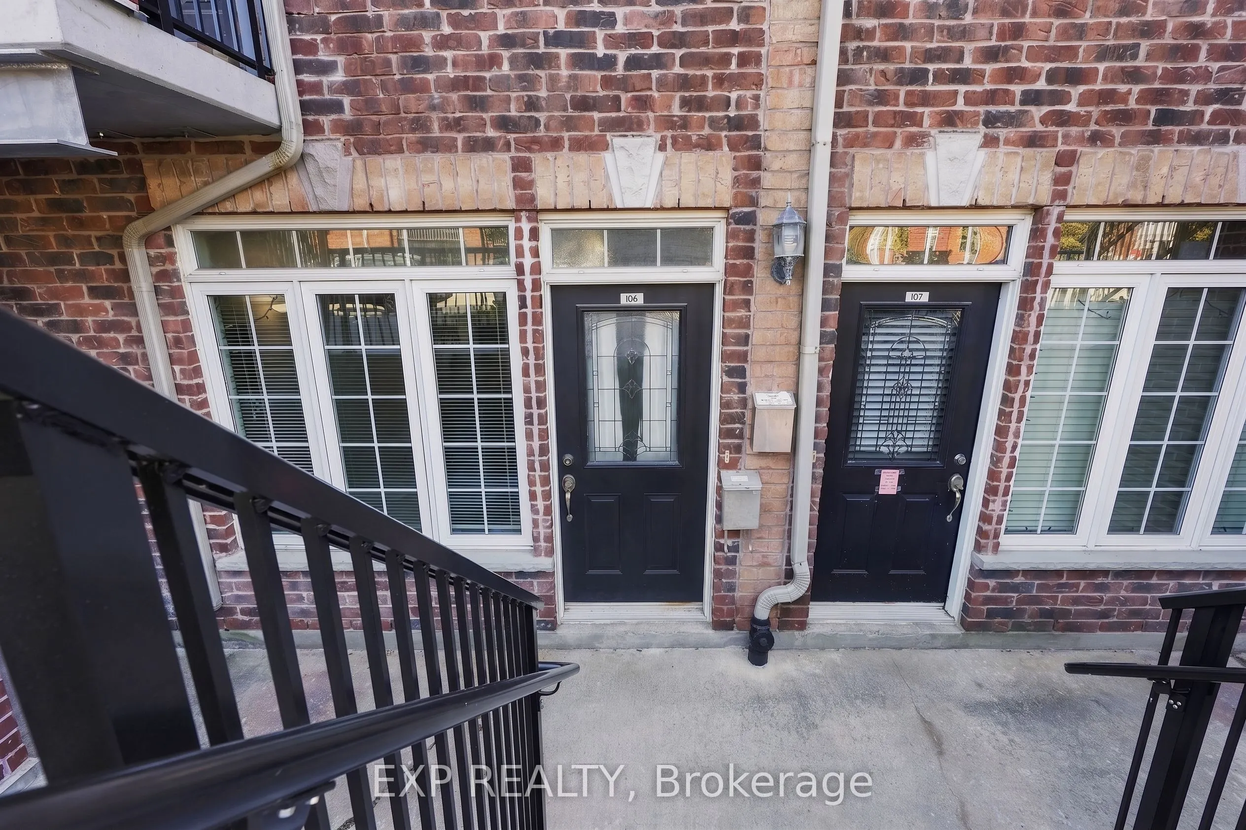 555 King Street E #106