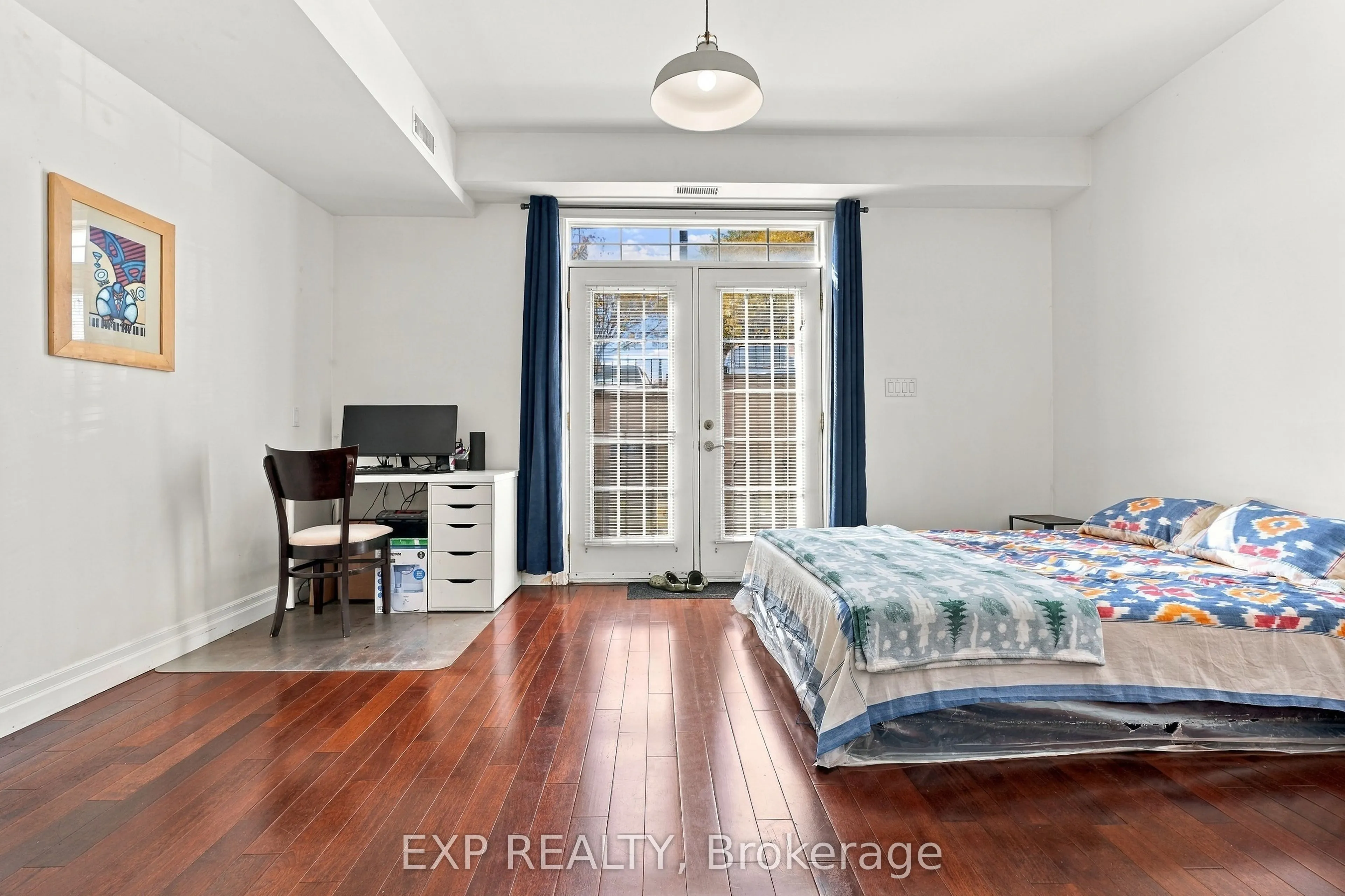 555 King Street E #106