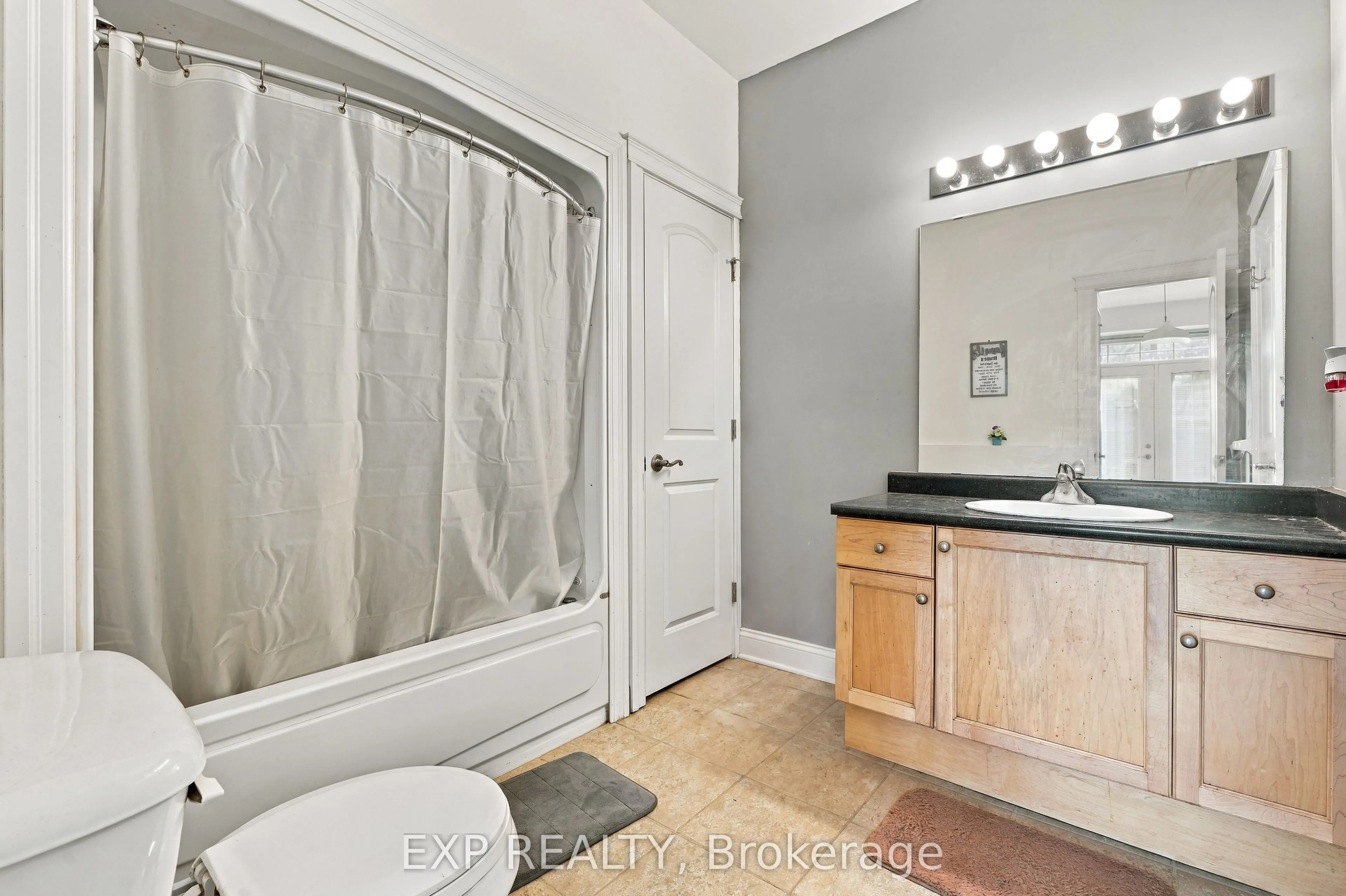 555 King Street E #106