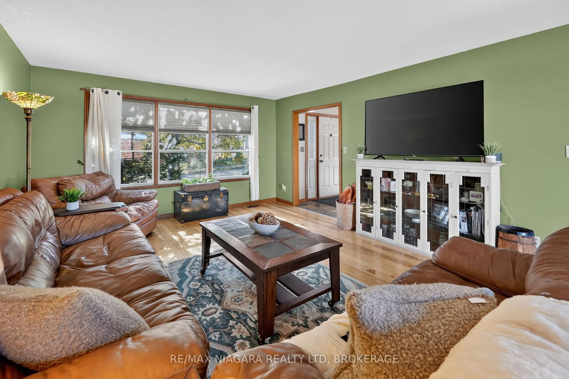 5001 HILLSIDE Drive