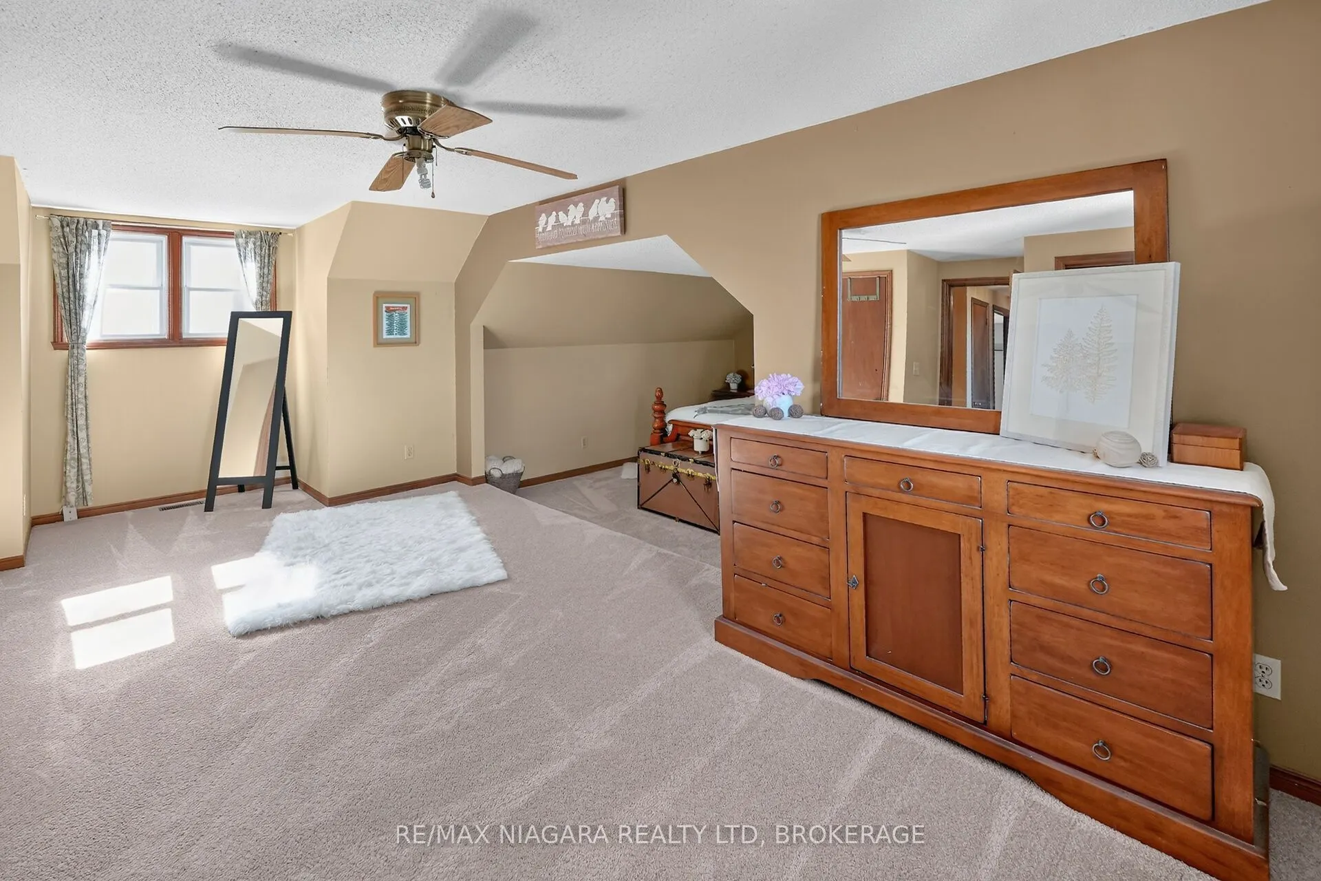 5001 HILLSIDE Drive