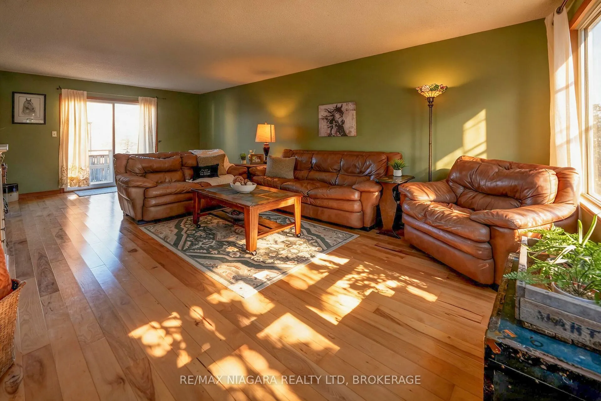 5001 HILLSIDE Drive