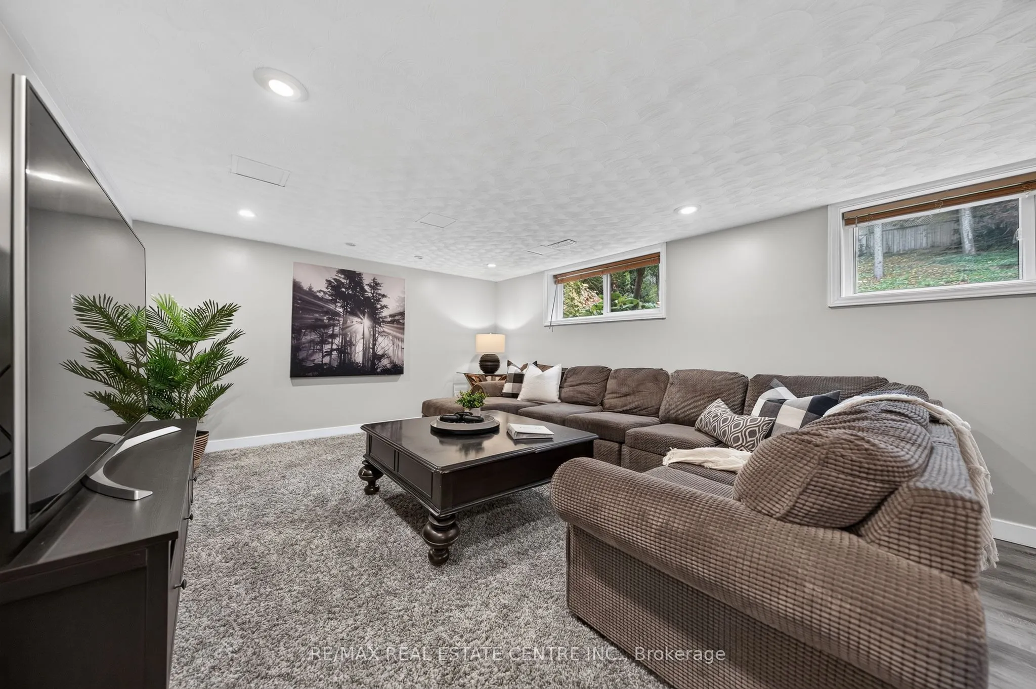33 Shadywood Crescent