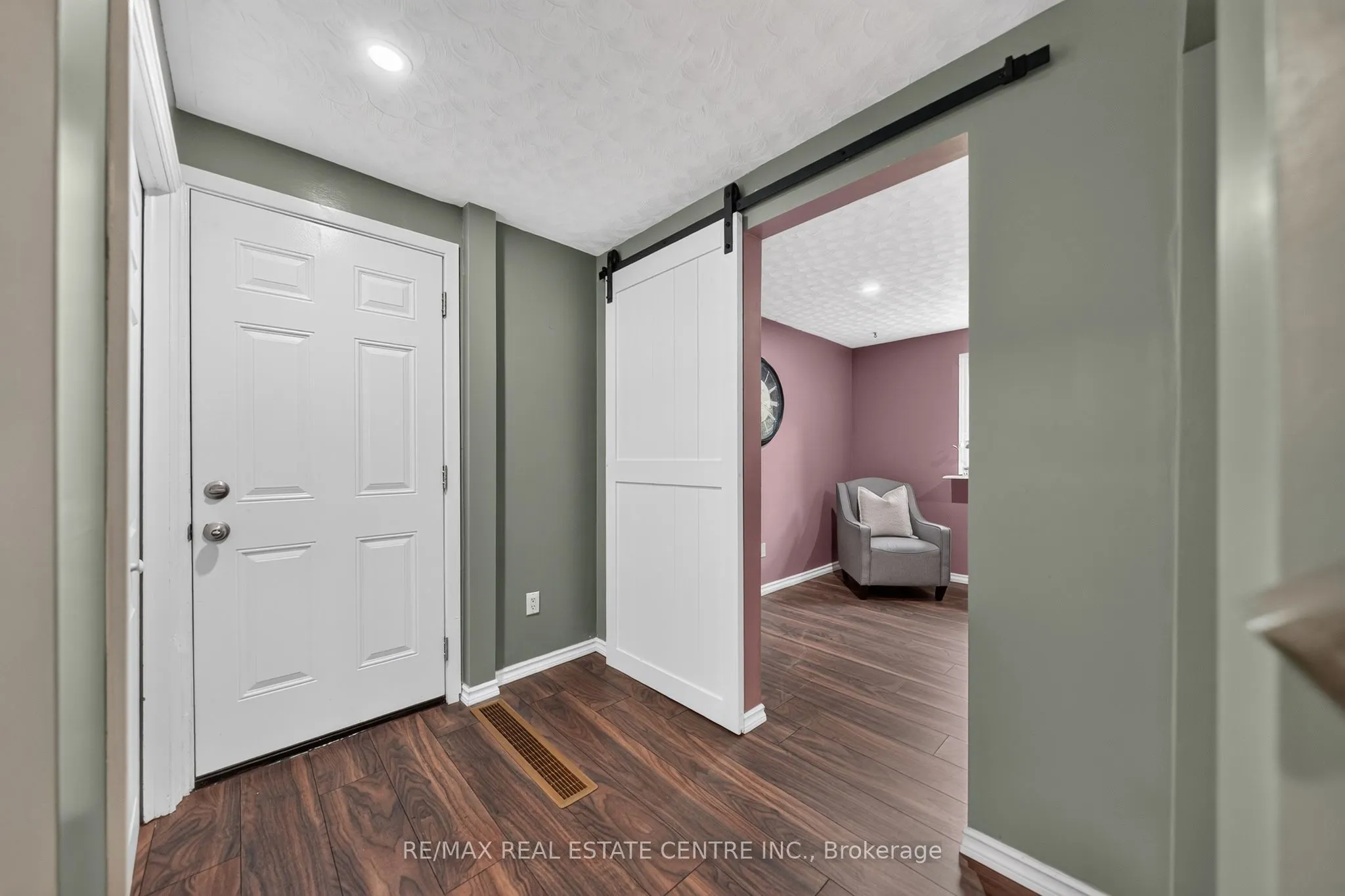 33 Shadywood Crescent
