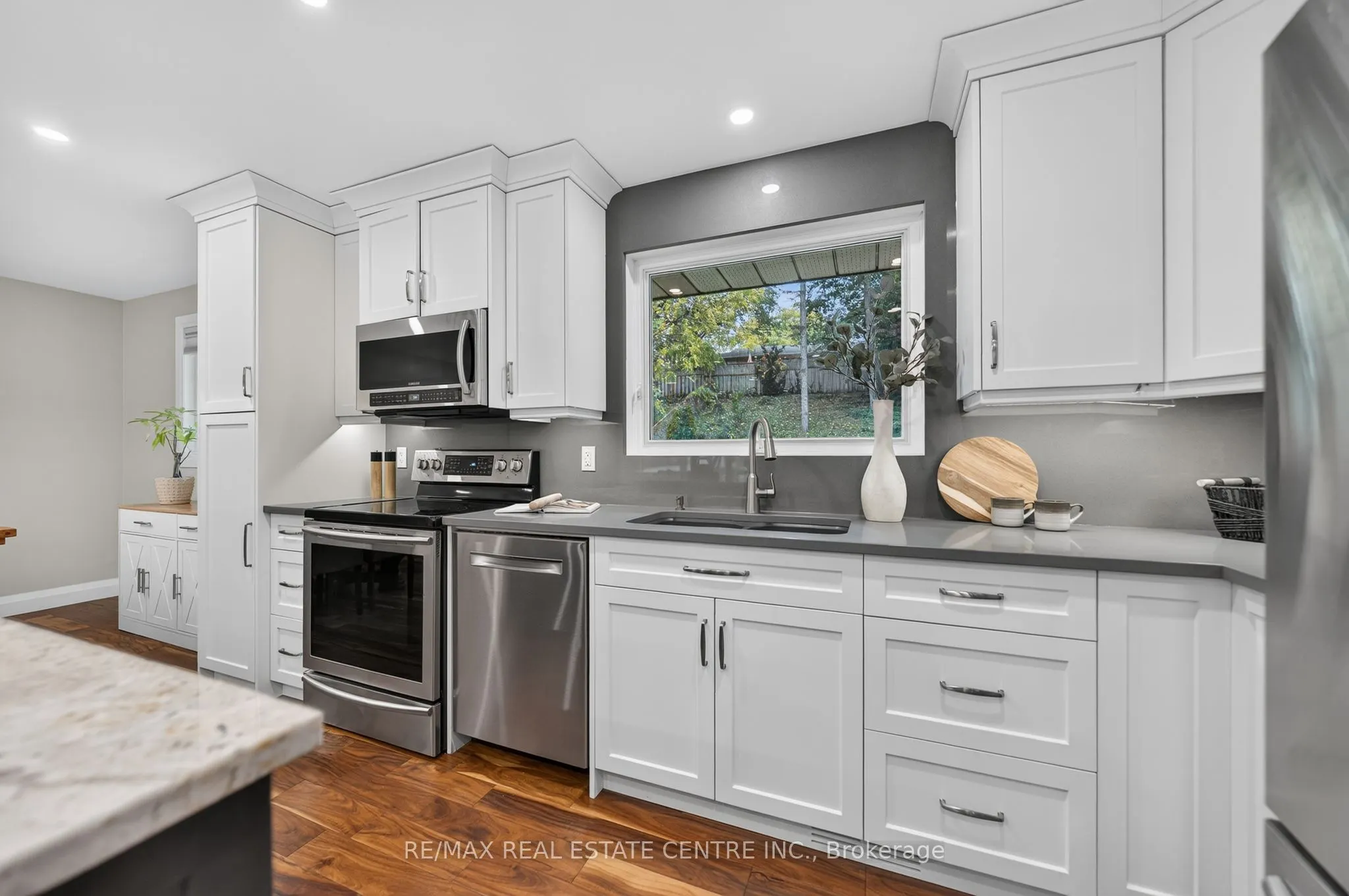 33 Shadywood Crescent