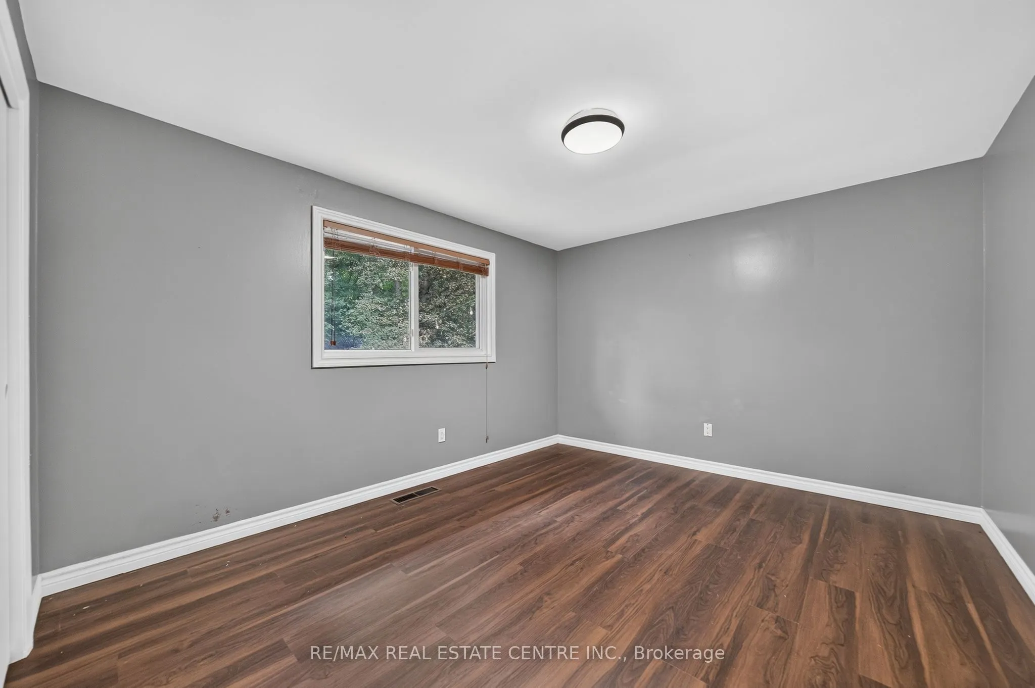 33 Shadywood Crescent