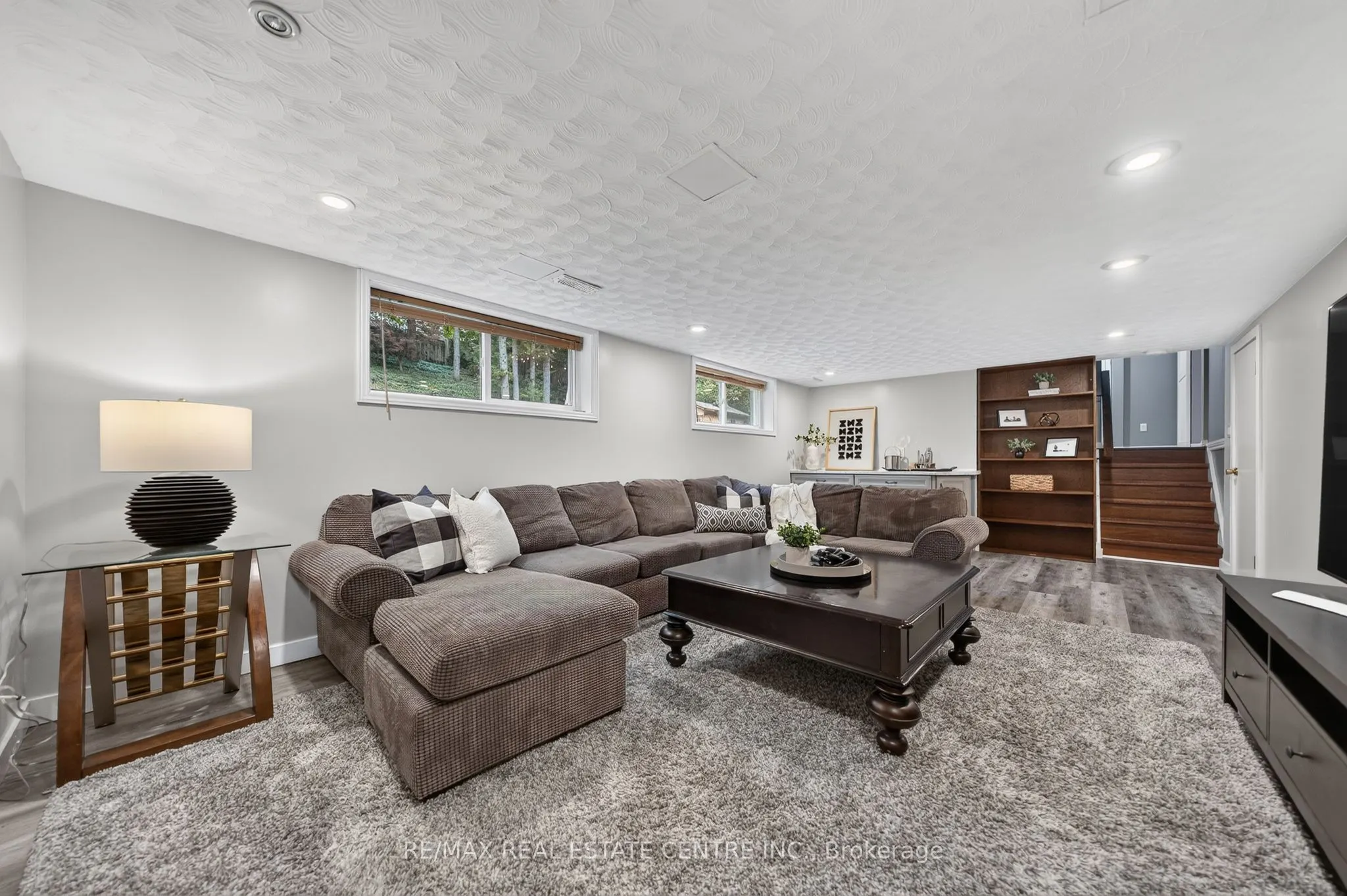 33 Shadywood Crescent