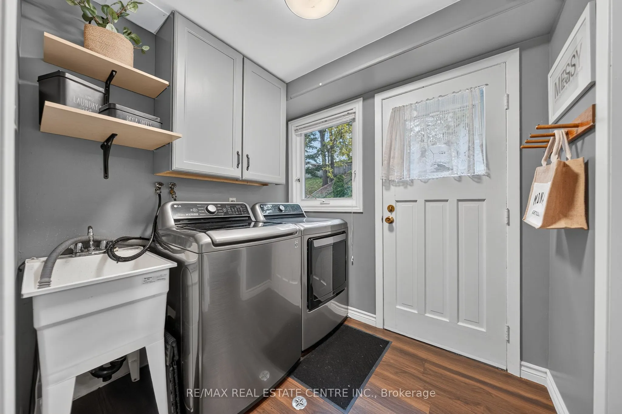 33 Shadywood Crescent