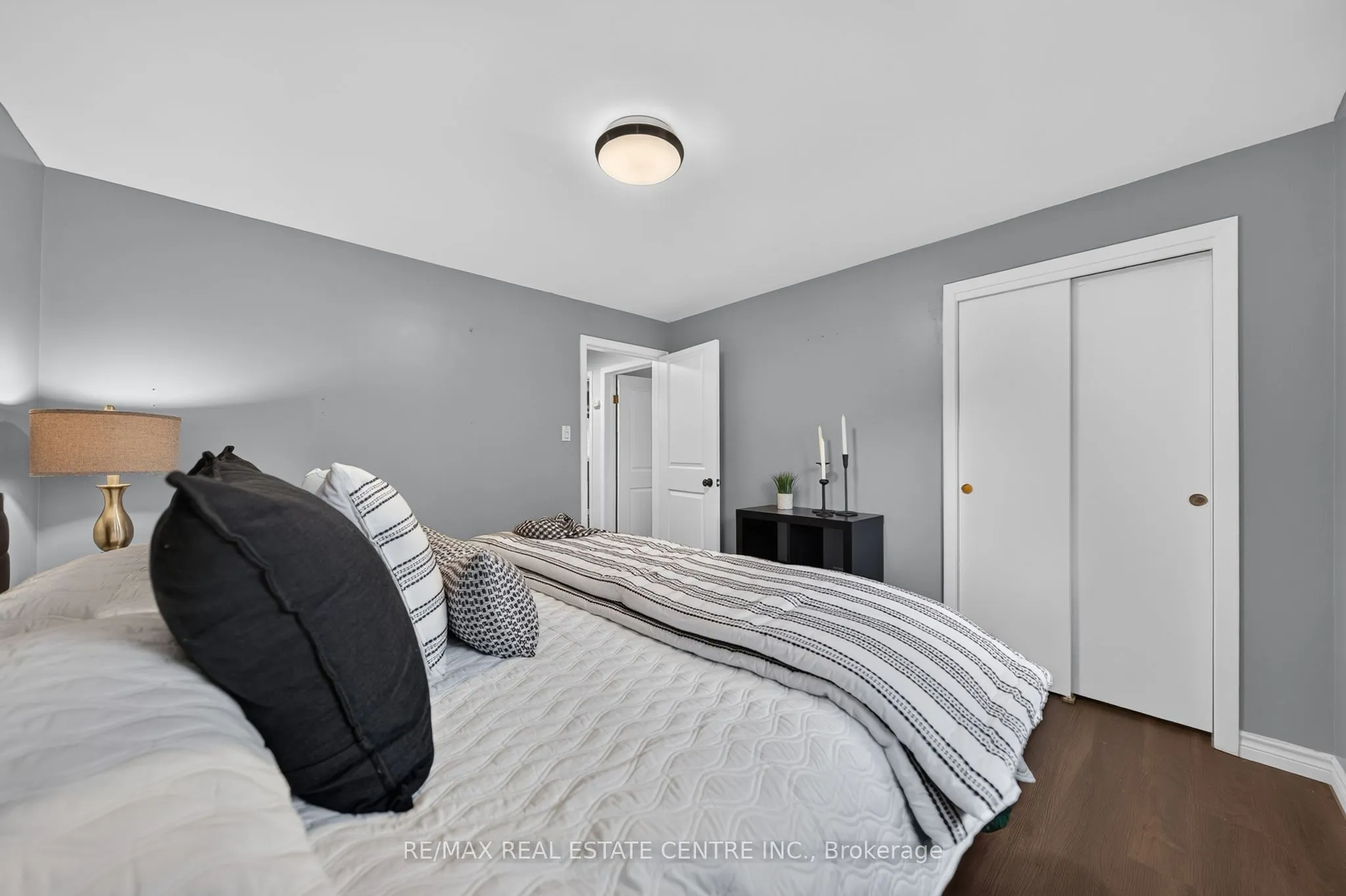 33 Shadywood Crescent