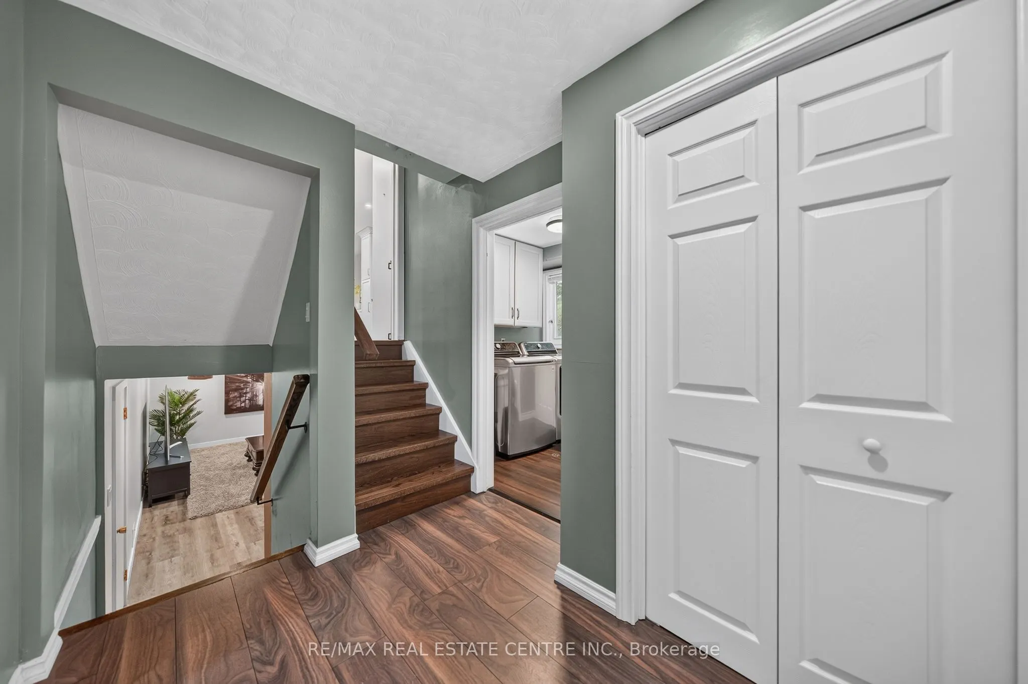 33 Shadywood Crescent