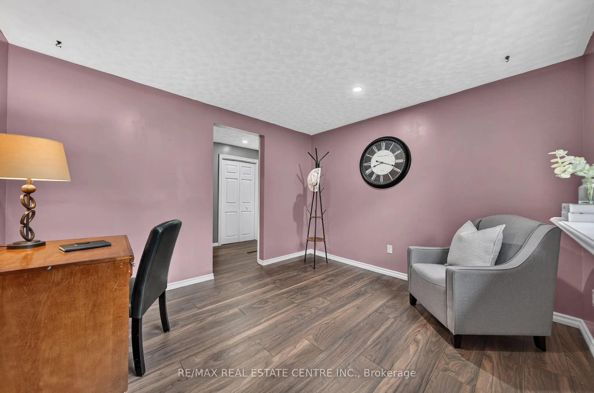 33 Shadywood Crescent