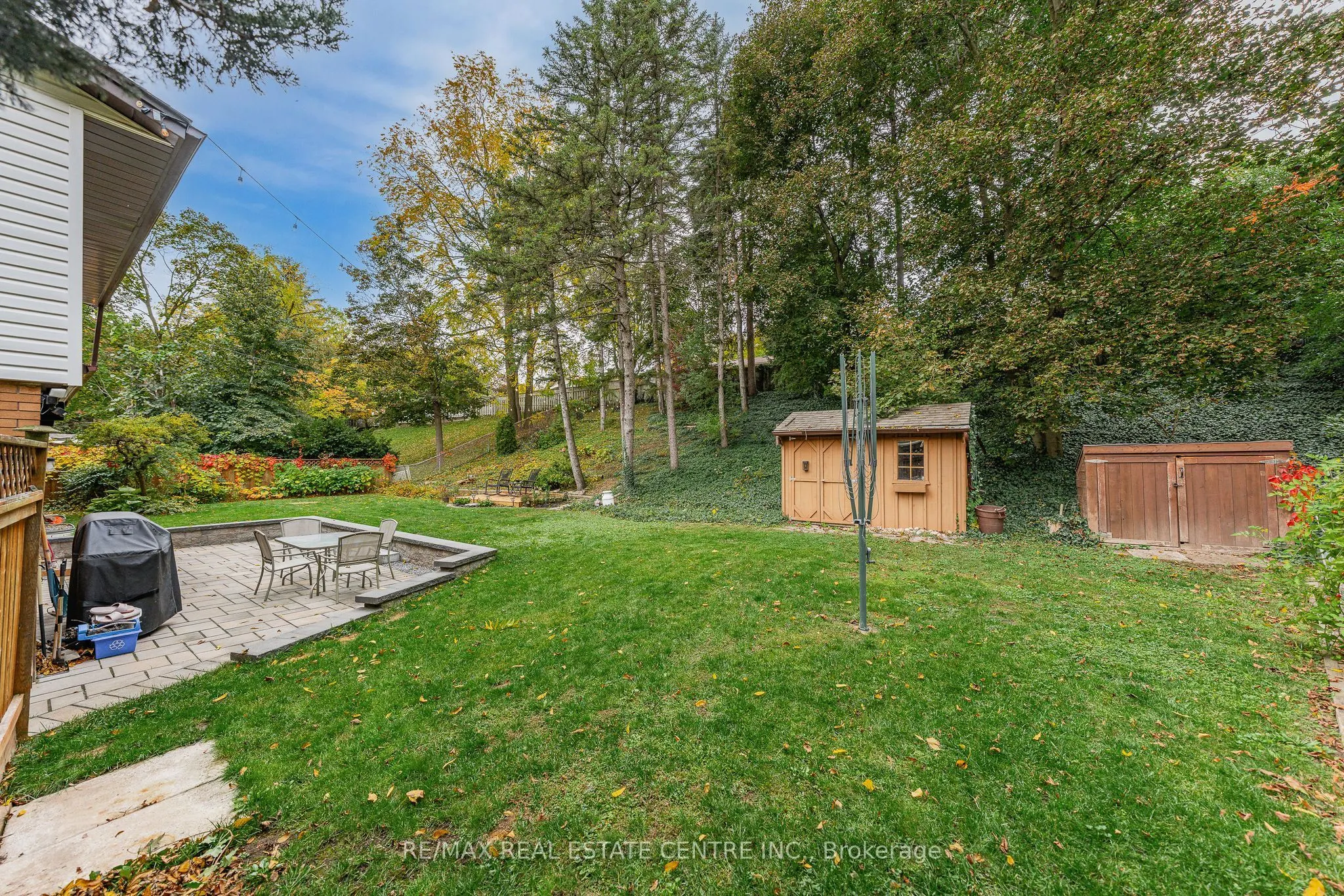 33 Shadywood Crescent