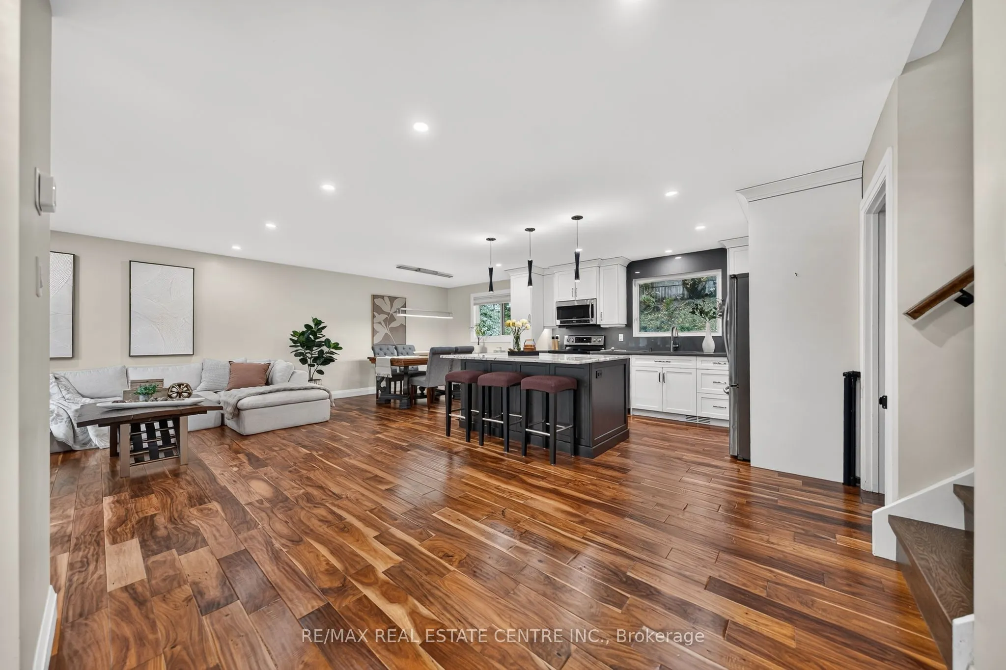 33 Shadywood Crescent