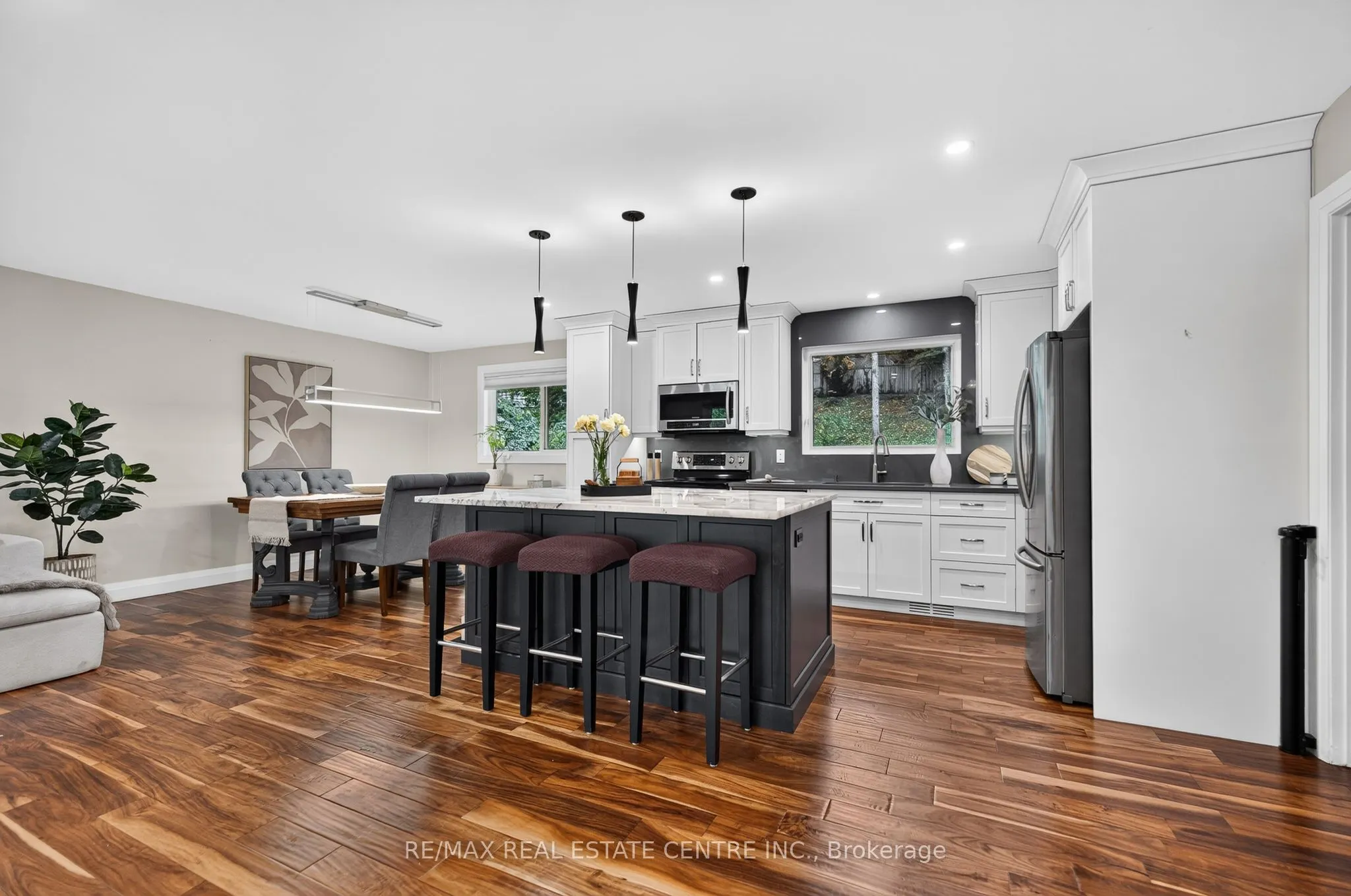 33 Shadywood Crescent